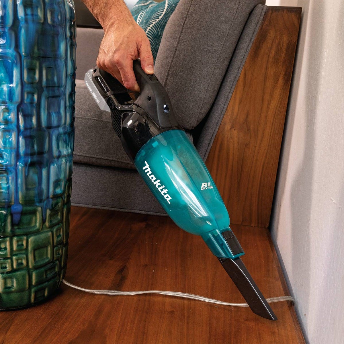 Makita XLC08ZB 18V LXT Lithium-ion Compact Brushless Cordless Vacuum, Trigger w/ Lock (Tool Only)