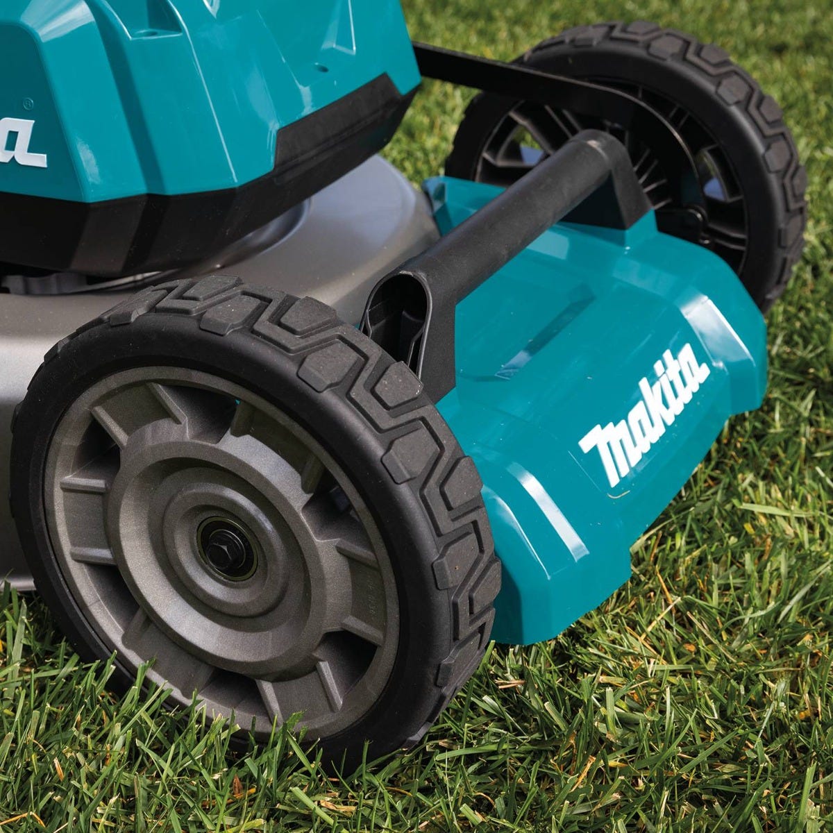 Makita XML06Z 36V (18V X2) LXT Brushless 18" Self-Propelled Commercial Lawn Mower, Tool Only