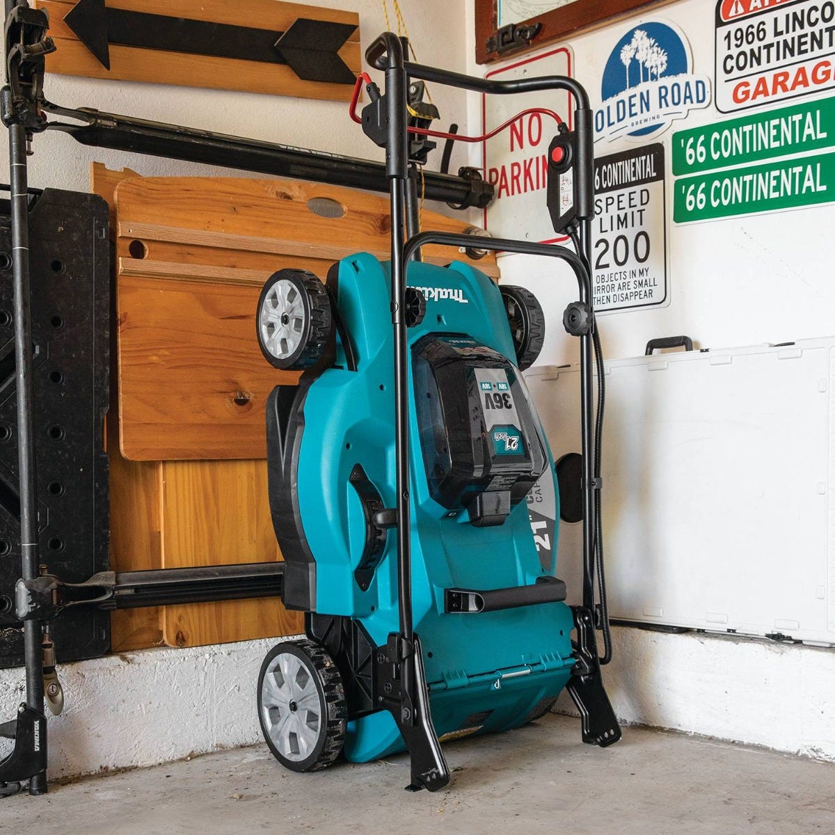 Makita XML10CM1 36V (18V X2) LXT 21" Lawn Mower Kit with 4 Batteries (4.0Ah)