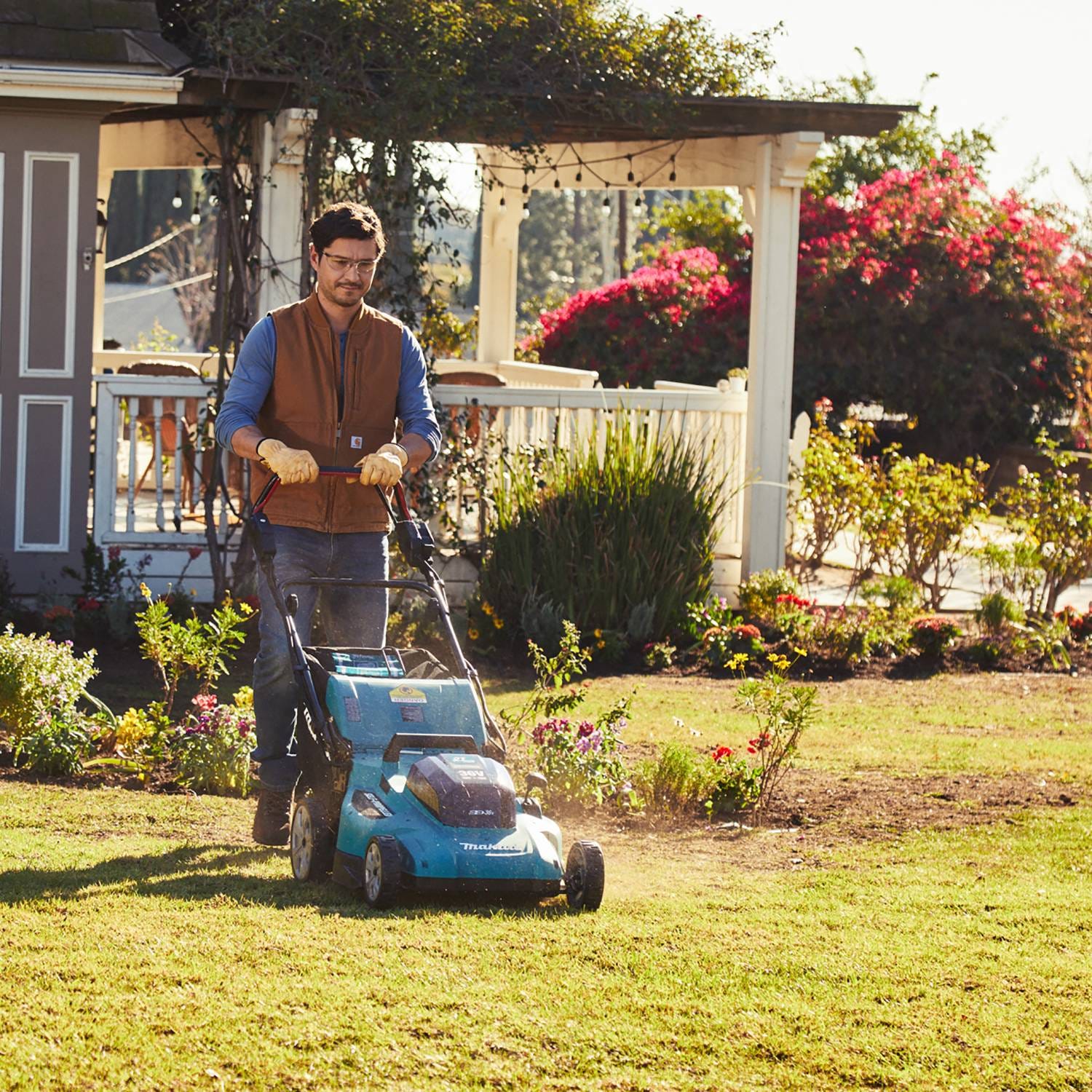 Makita XML11CT1 36V (18V X2) LXT 21" Self-Propelled Lawn Mower Kit with 4 Batteries (5.0Ah)