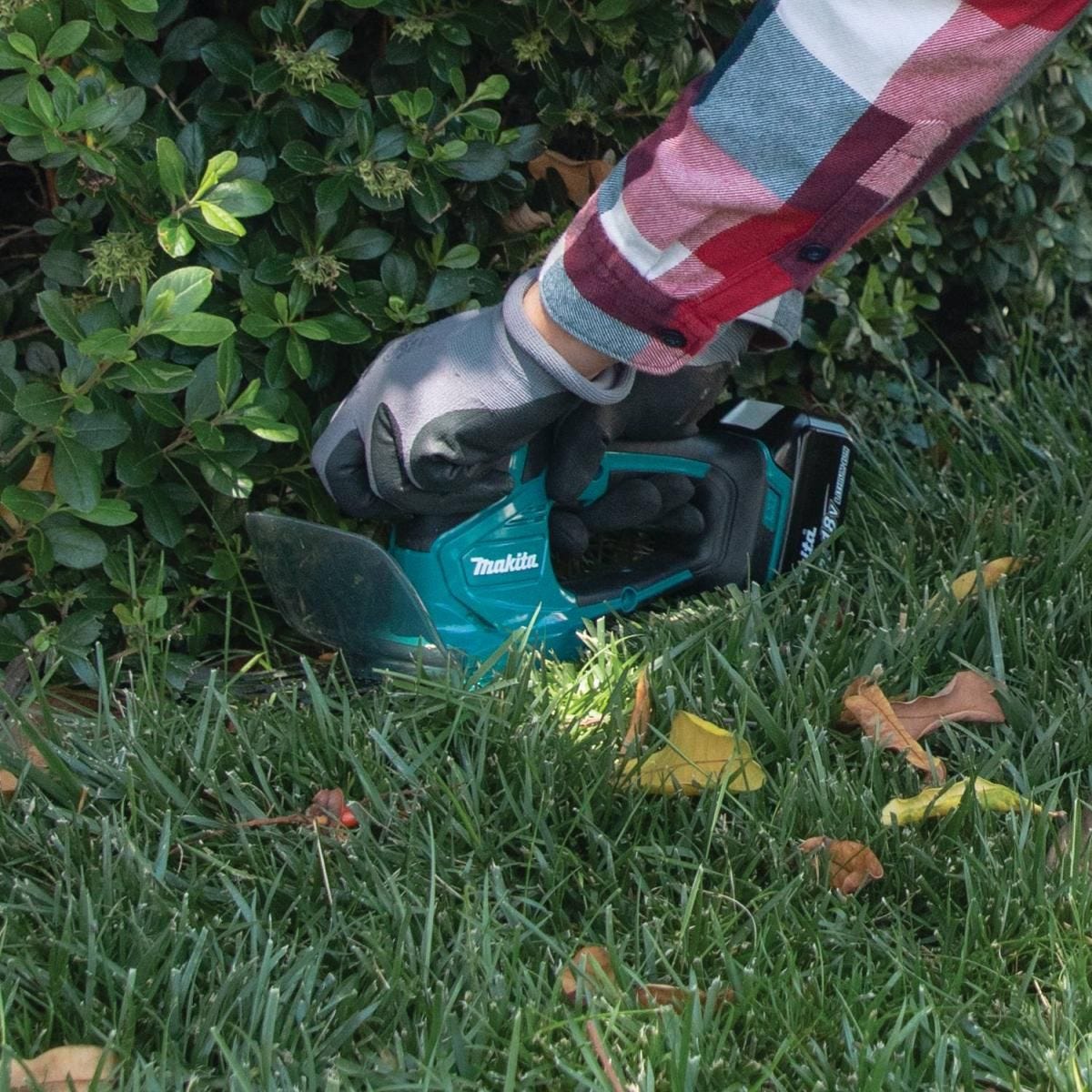 Makita XMU05Z 18V LXT Lithium-Ion Cordless 4-5/16" Grass Shear, Tool Only