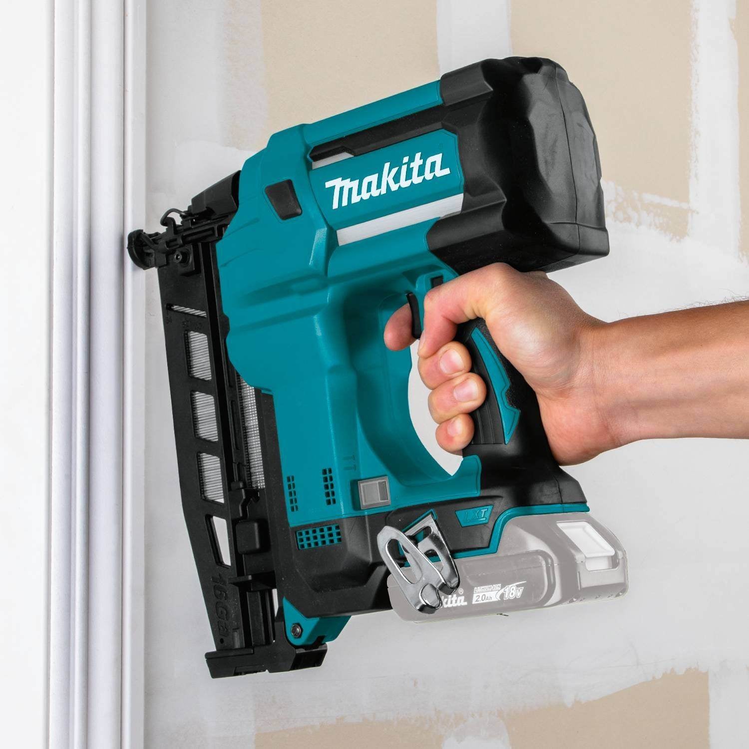 Makita XNB02Z 18V LXT Lithium-Ion Cordless 2-1/2" Straight Finish Nailer, 16 Ga., Tool Only