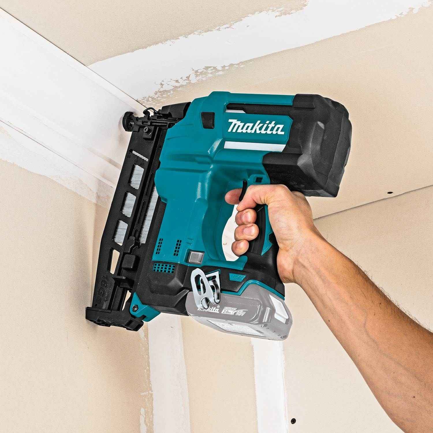 Makita XNB02Z 18V LXT Lithium-Ion Cordless 2-1/2" Straight Finish Nailer, 16 Ga., Tool Only