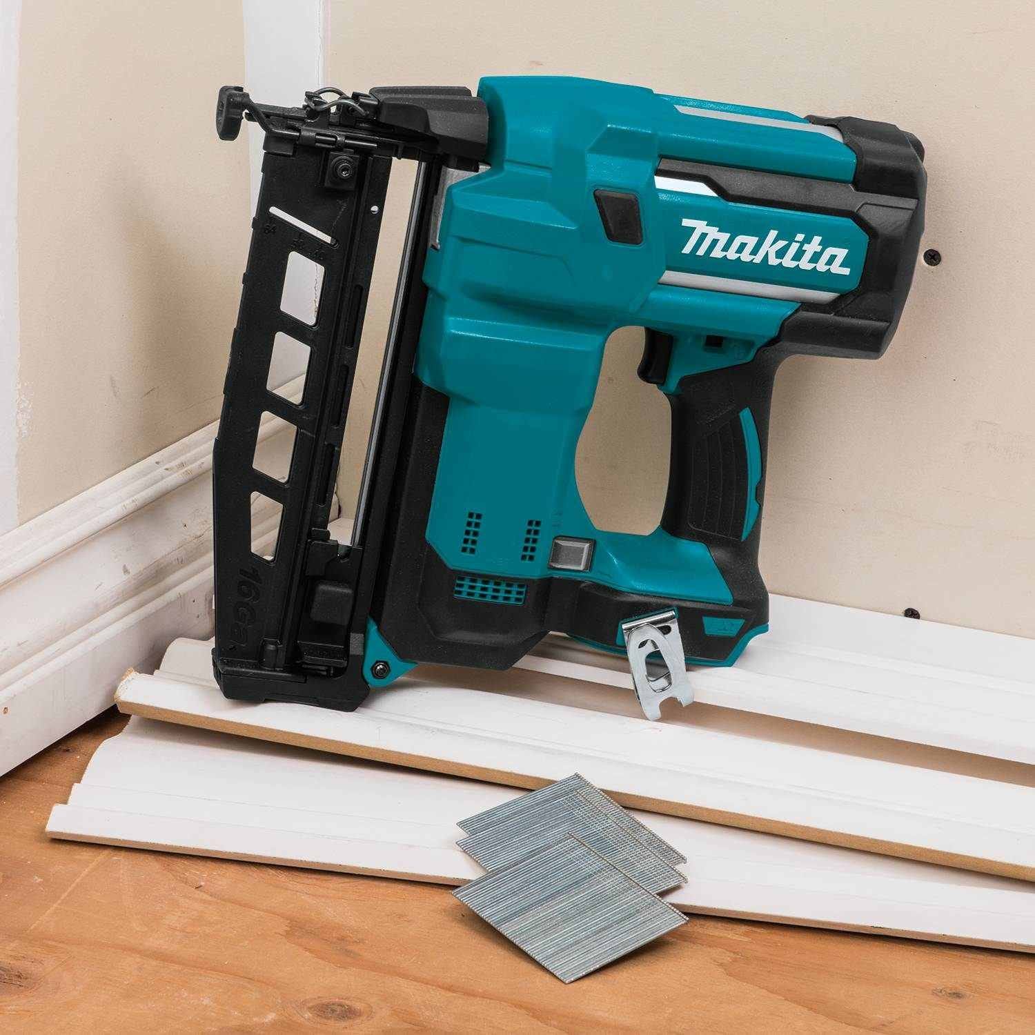 Makita XNB02Z 18V LXT Lithium-Ion Cordless 2-1/2" Straight Finish Nailer, 16 Ga., Tool Only