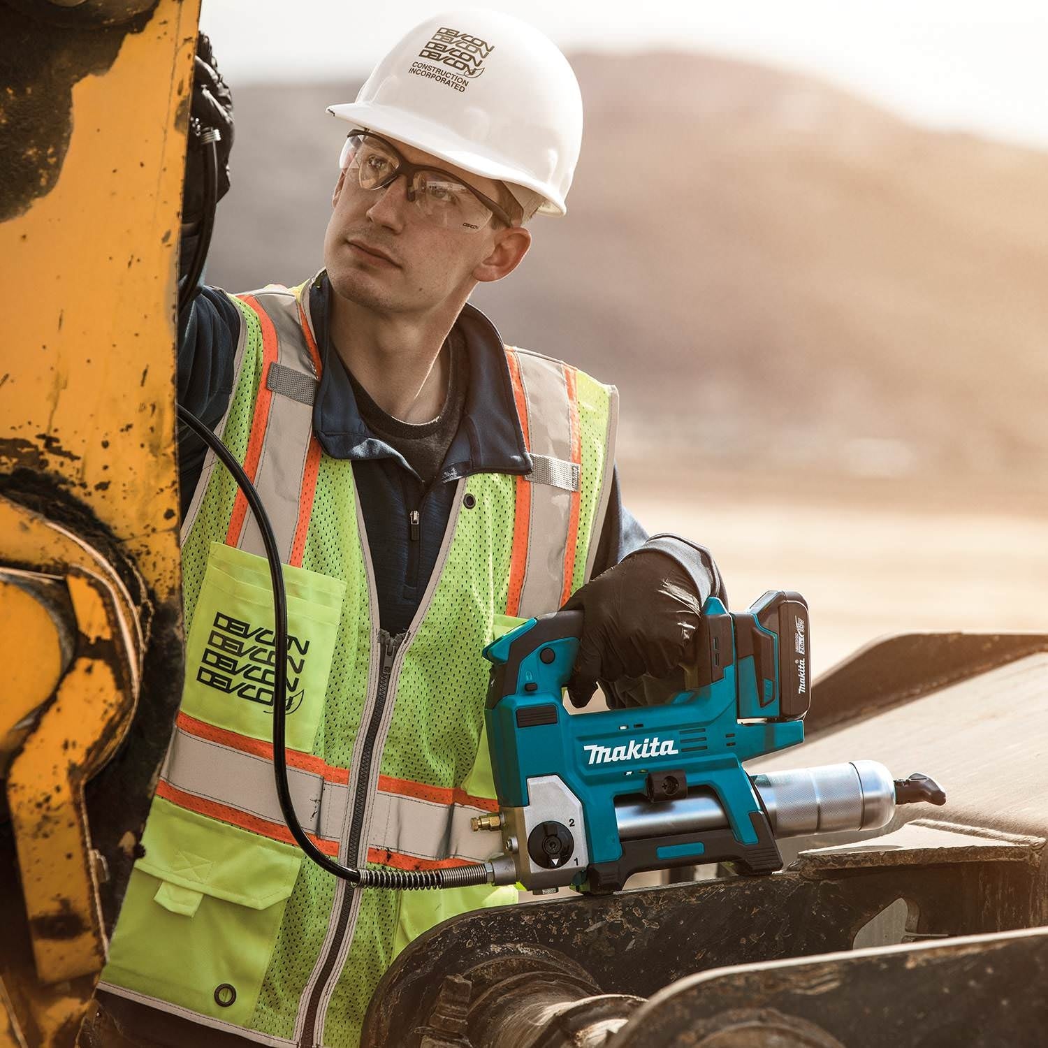 Makita XPG01SR1 18V LXT Lithium-Ion Grease Gun 2.0Ah Kit