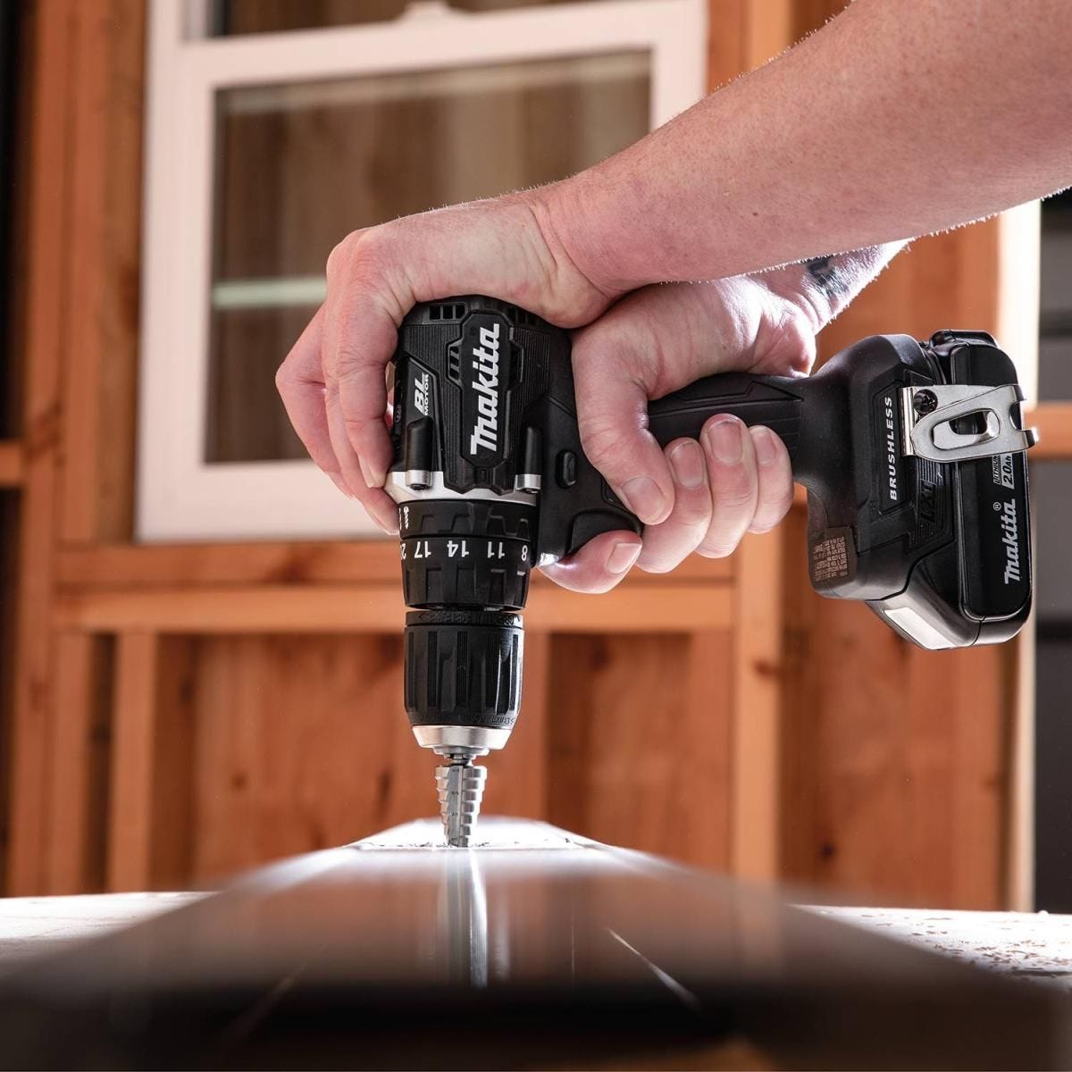 Makita XPH15RB 18V LXT Lithium-Ion Sub-Compact Brushless Cordless 1/2" Hammer Driver-Drill Kit (2.0Ah)