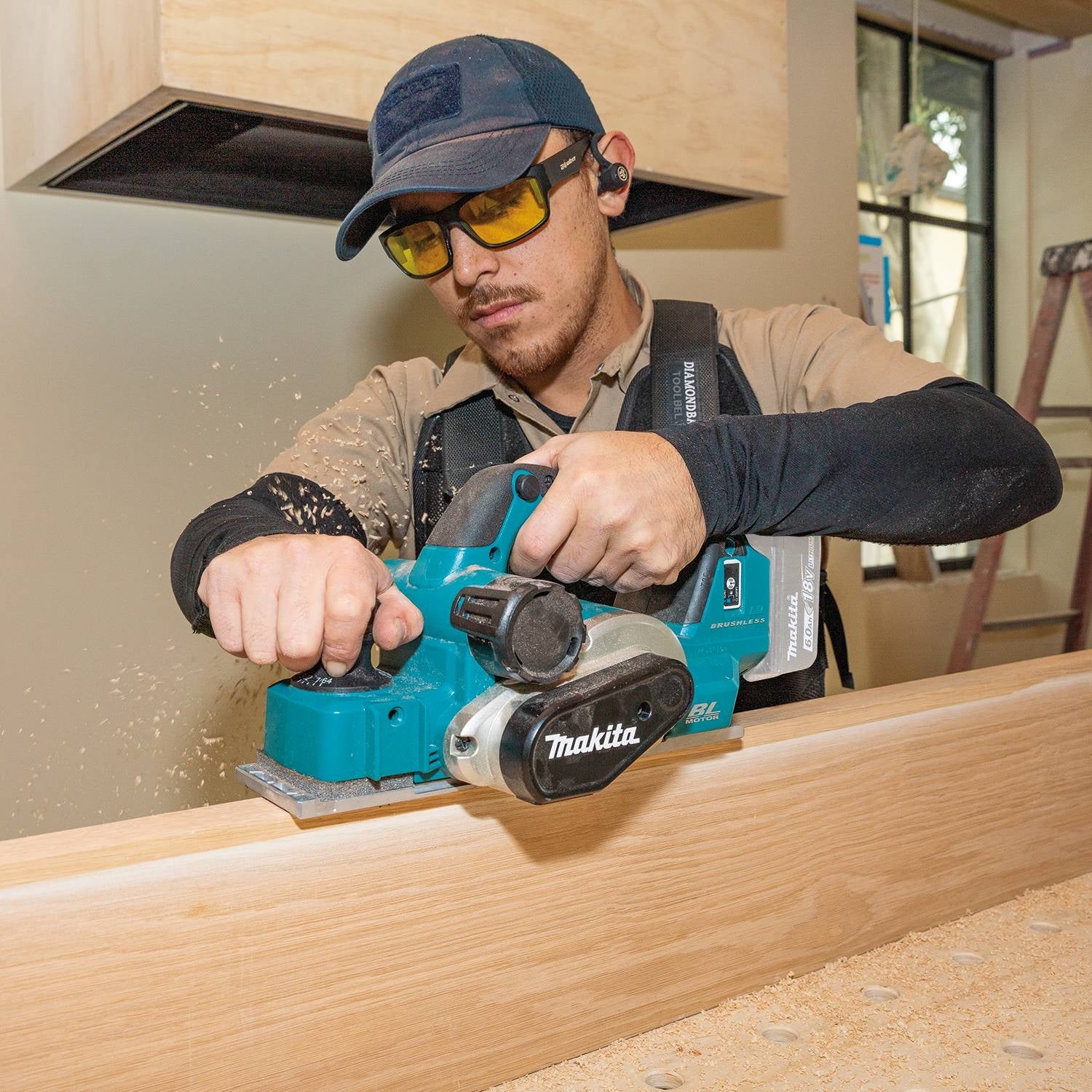 Makita XPK02Z 18V LXT Lithium-Ion Brushless Cordless 3-1/4" Planer, AWS Capable, Tool Only