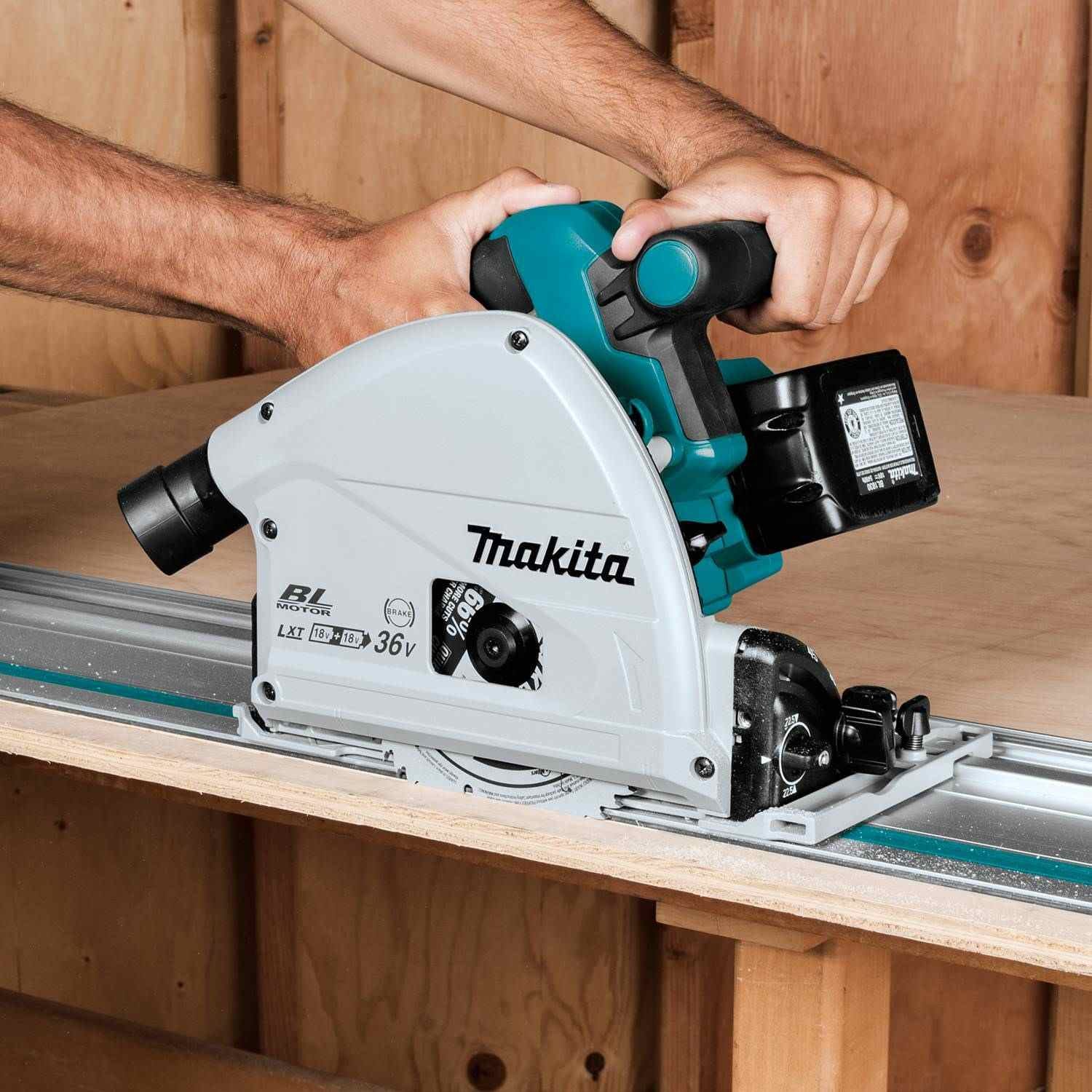 Makita XPS01PTJ Cordless Brushless 36V LXT 6-1/2-Inch 5.0Ah Track Saw with 55-Inch Guide Rail/Connector Kit