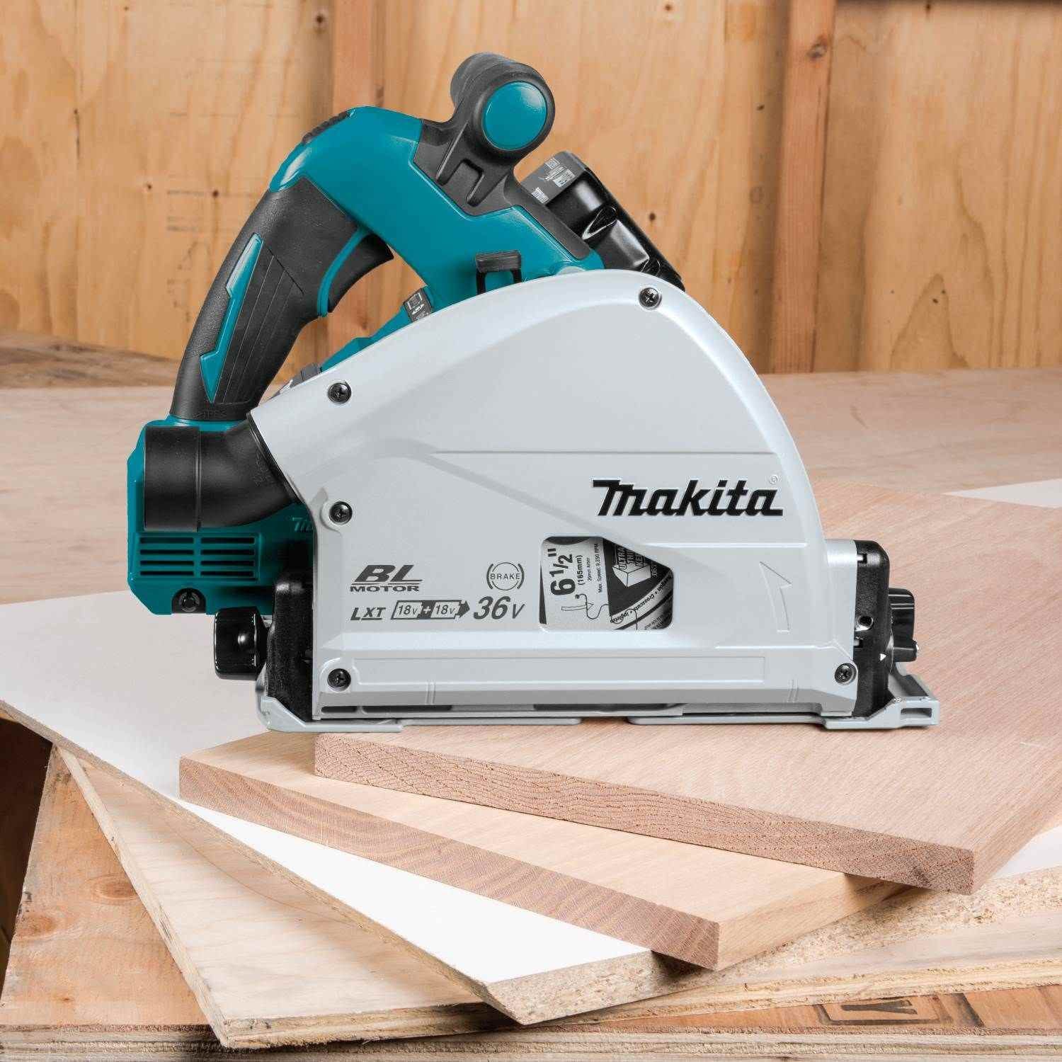 Makita XPS01PTJ Cordless Brushless 36V LXT 6-1/2-Inch 5.0Ah Track Saw with 55-Inch Guide Rail/Connector Kit