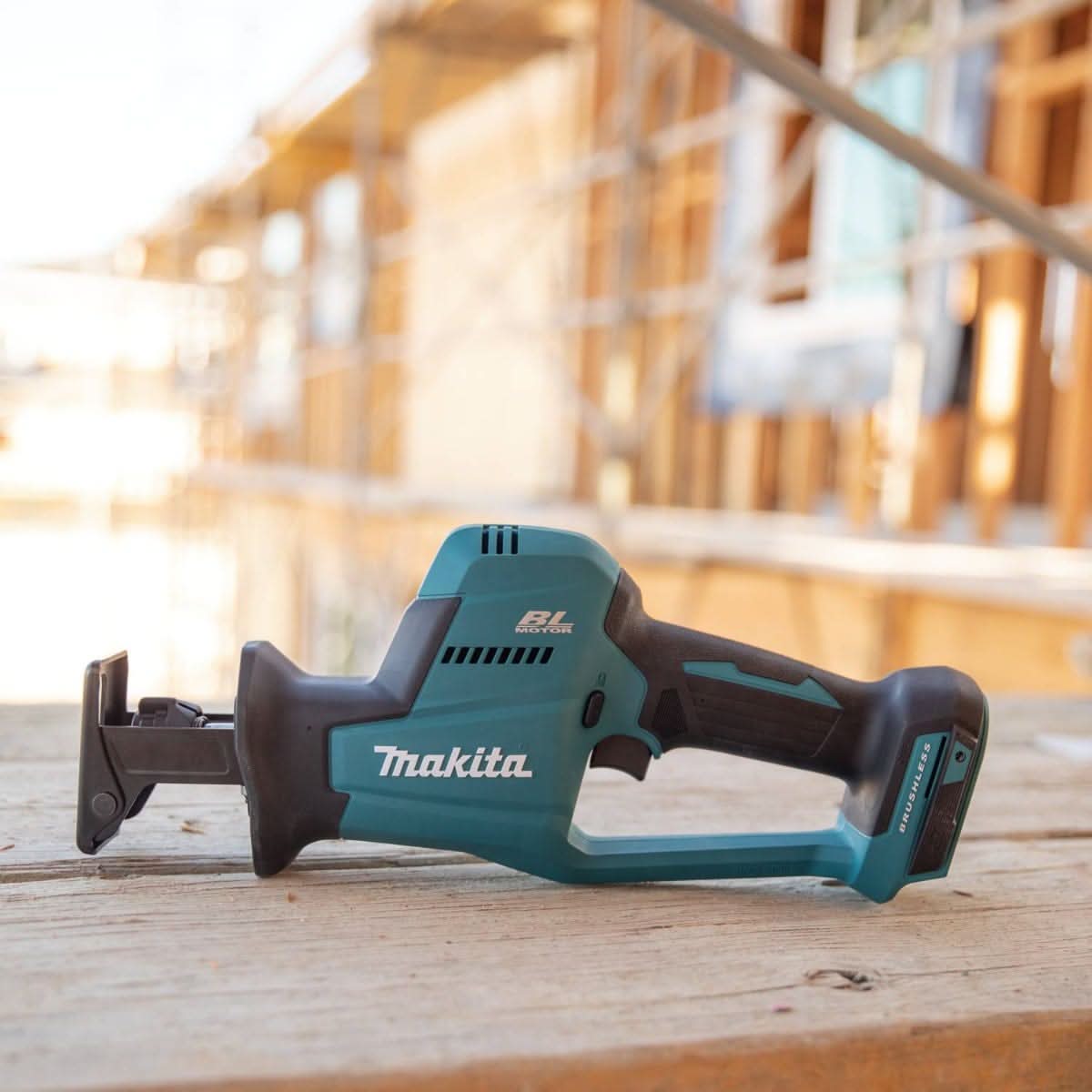 Makita XRJ08Z 18V LXT Lithium-Ion Brushless Cordless Compact One