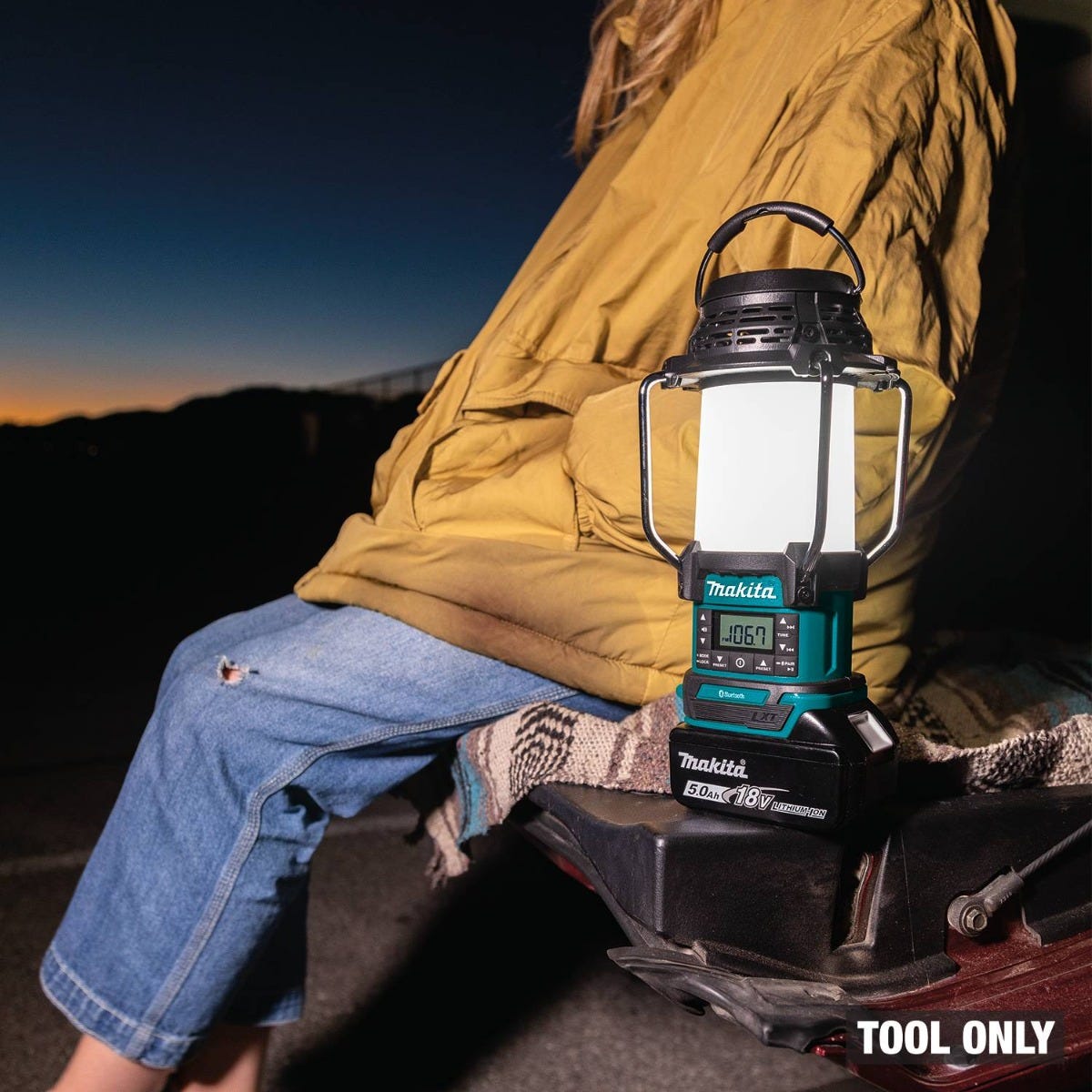 Makita XRM13 18V LXT Cordless Bluetooth Radio and LED Lantern, Tool Only