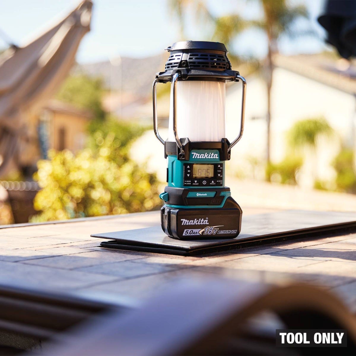 Makita XRM13 18V LXT Cordless Bluetooth Radio and LED Lantern, Tool Only