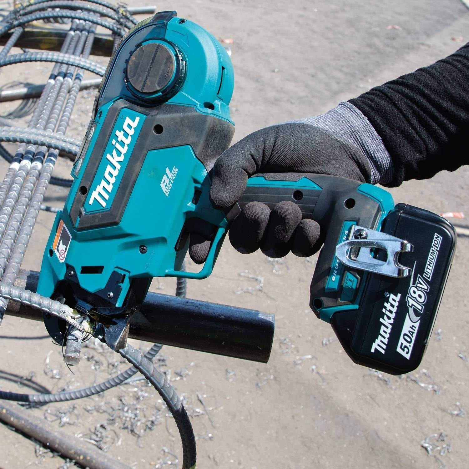 Makita XRT01TK 18V LXT Lithium-Ion Brushless Cordless Rebar Tying Tool Kit (5.0Ah)