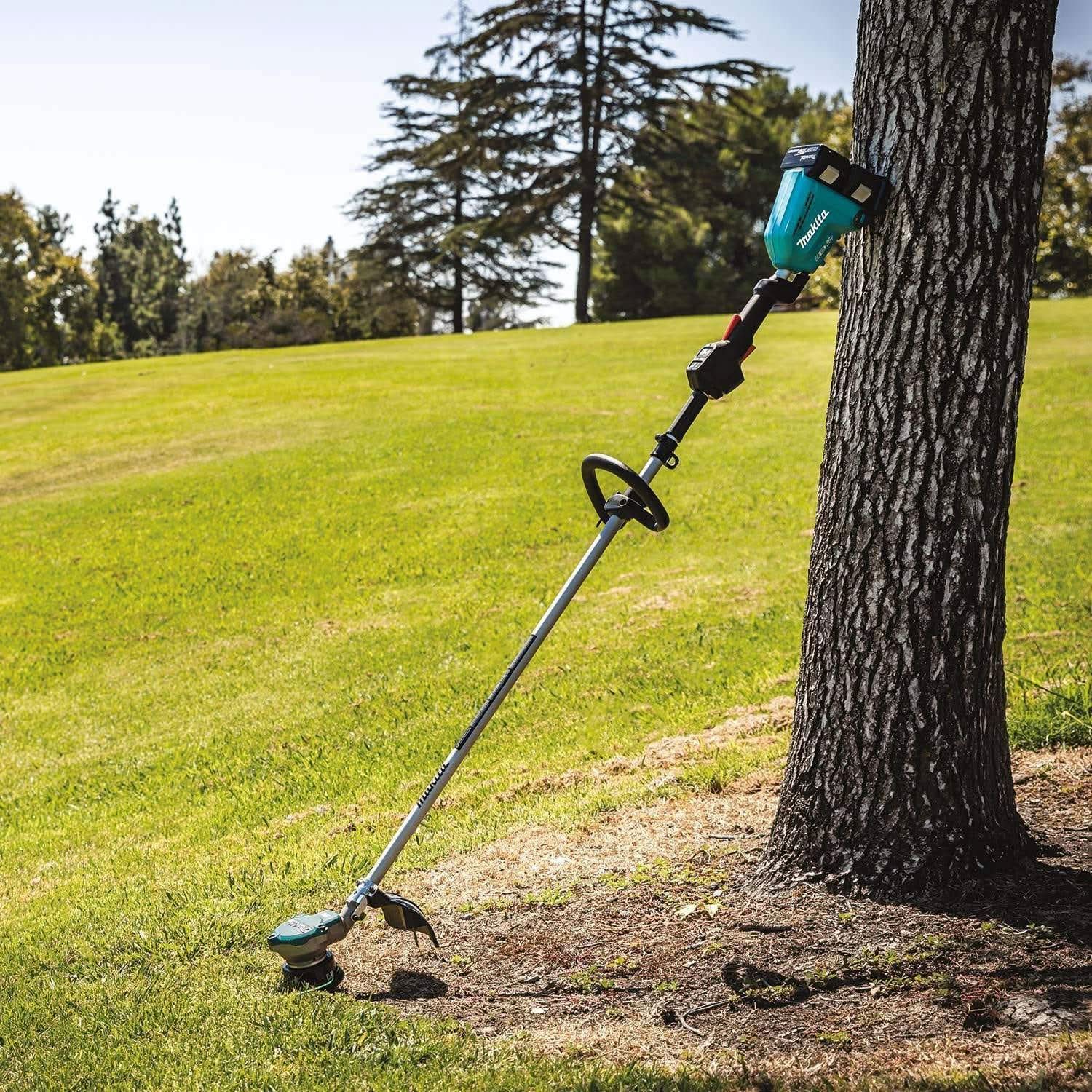 Makita 36V (18V X2) LXT Brushless String Trimmer Kit (5.0Ah) w/ 18V LXT / 12V max CXT Bluetooth Speaker