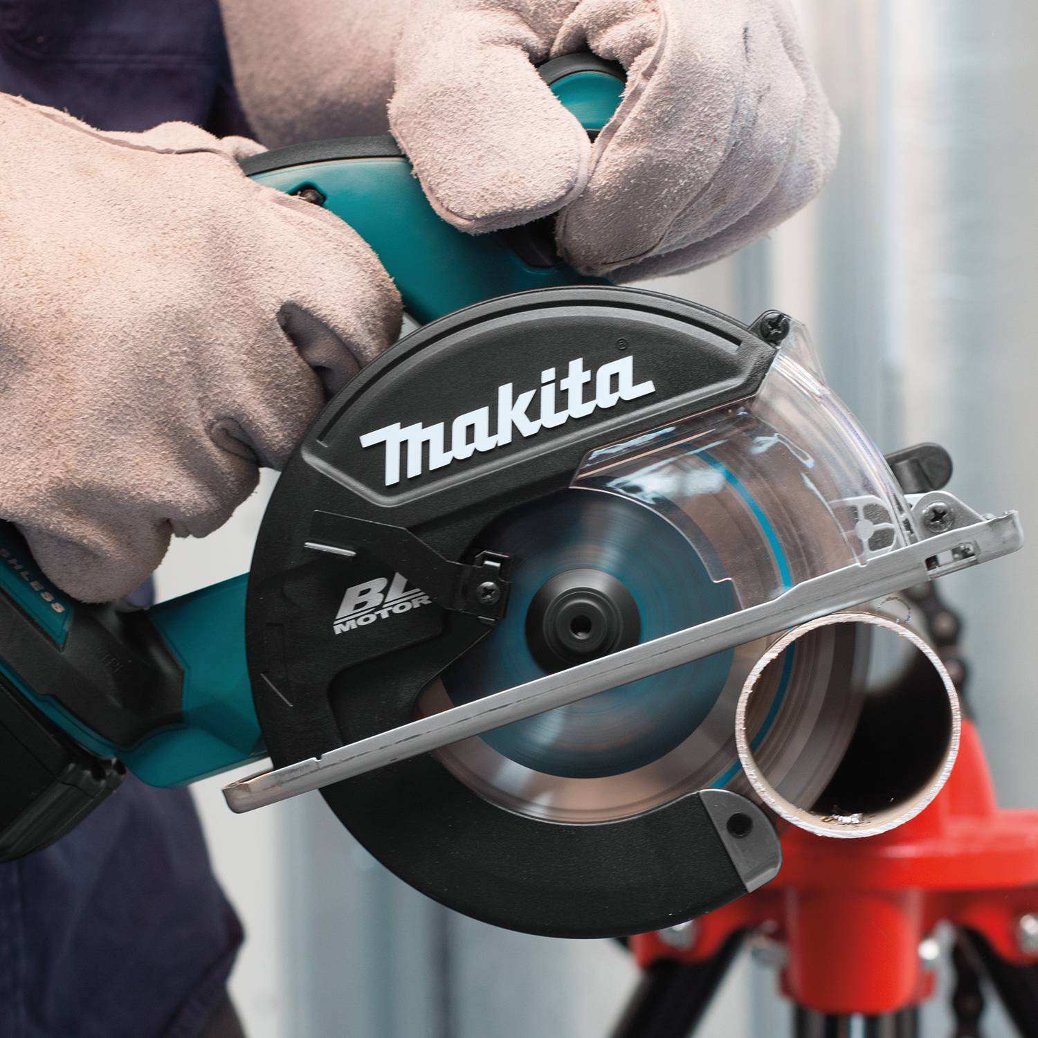 Makita XSC02Z 18V LXT Lithium-Ion Brushless Cordless 5-7/8" Metal Cutting Saw, Tool Only