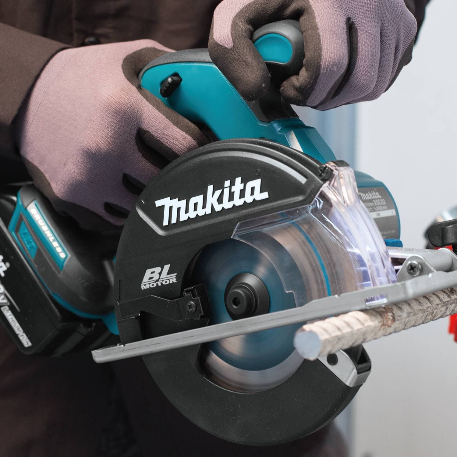Makita XSC02Z 18V LXT Lithium-Ion Brushless Cordless 5-7/8" Metal Cutting Saw, Tool Only