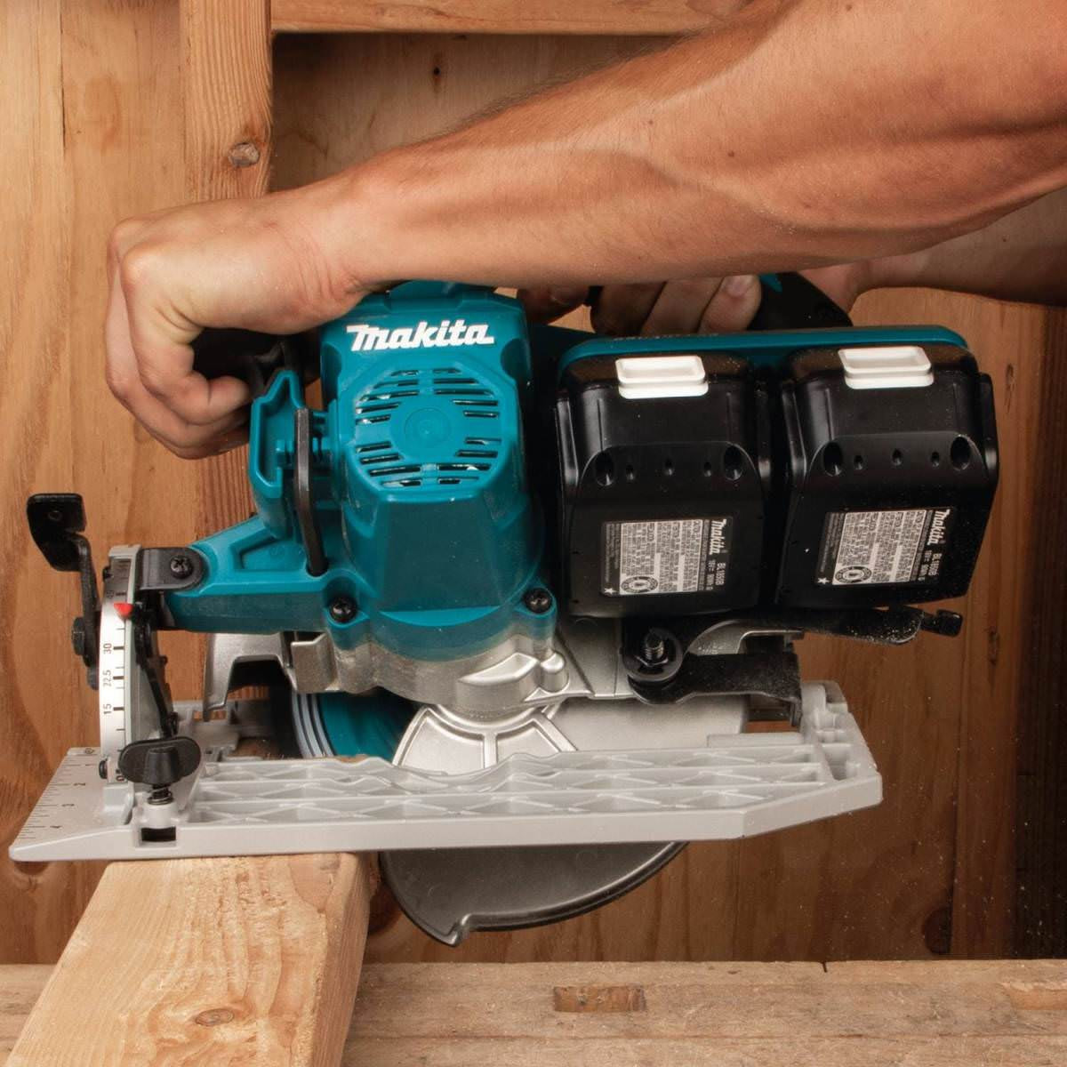 Makita XSH06PT 18V X2 LXT (36V) Brushless 7-1/4-Inch Circular Saw 5.0Ah Kit