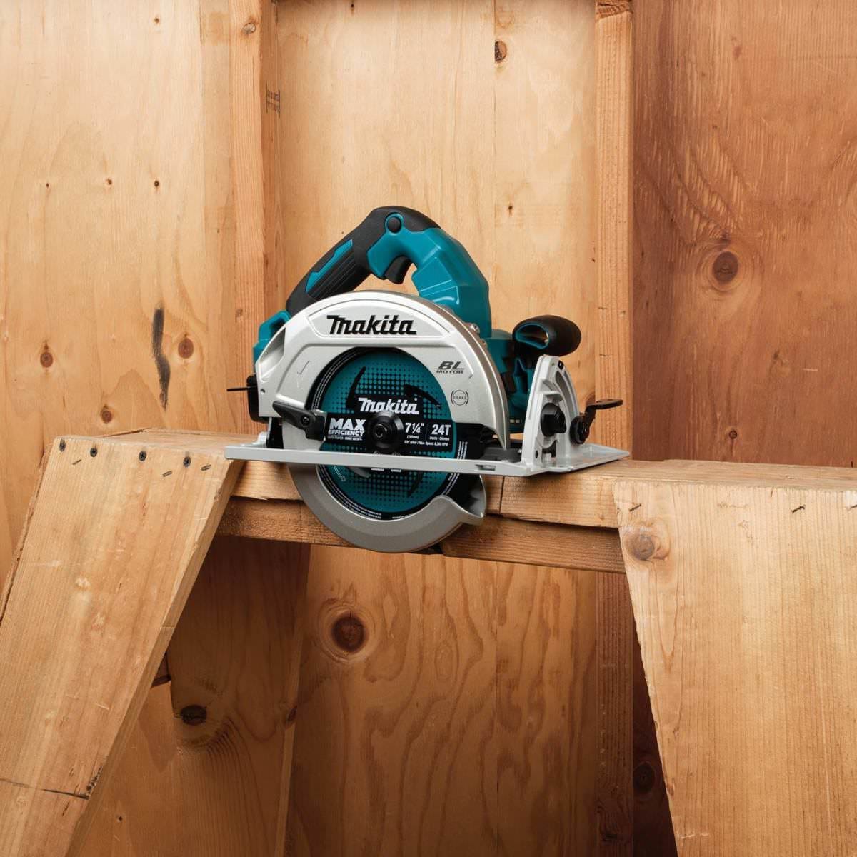 Makita XSH06PT 18V X2 LXT (36V) Brushless 7-1/4-Inch Circular Saw 5.0Ah Kit