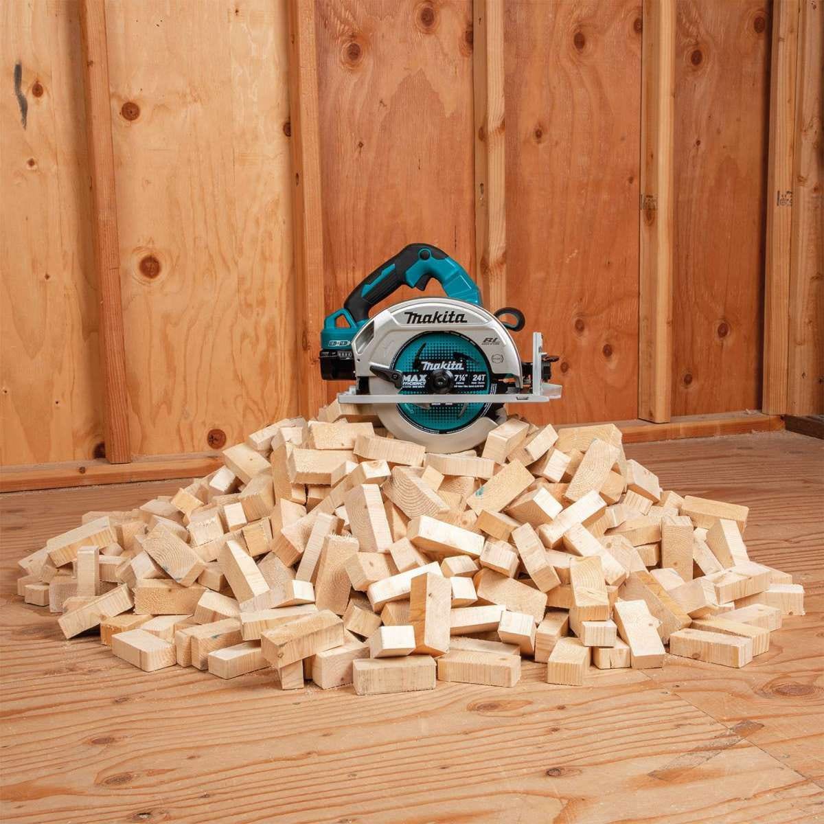 Makita XSH06PT 18V X2 LXT (36V) Brushless 7-1/4-Inch Circular Saw 5.0Ah Kit