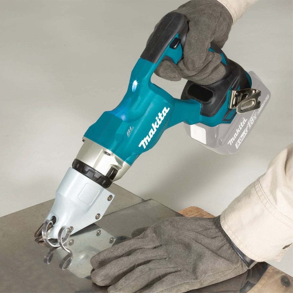 Makita XSJ03Z 18V LXT Lithium-Ion Brushless Cordless 14 Gauge Straight Shear, Tool Only