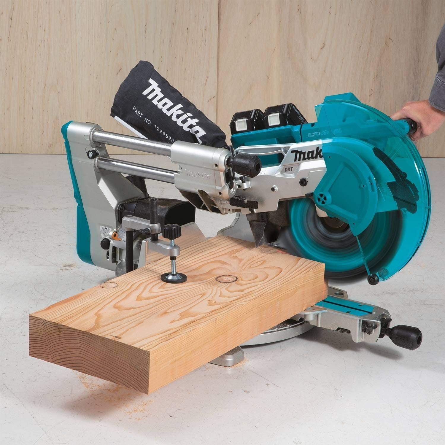 Makita XSL07PT 36V (18V X2) LXT Brushless 12" Dual-Bevel Sliding Compound Miter Saw with Laser Kit (5.0Ah)