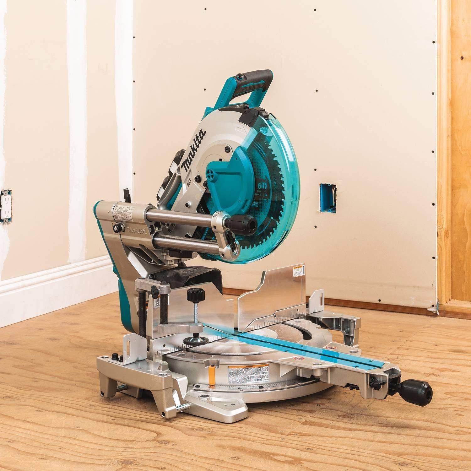 Makita XSL07PT 36V (18V X2) LXT Brushless 12" Dual-Bevel Sliding Compound Miter Saw with Laser Kit (5.0Ah)
