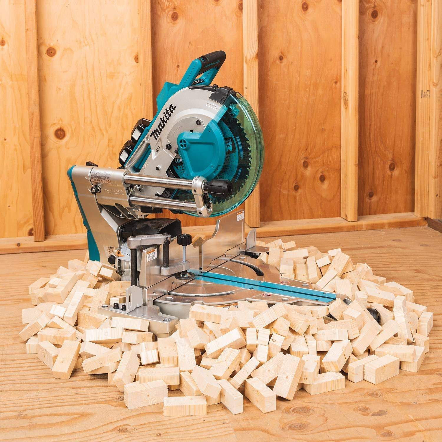 Makita XSL07PT 36V (18V X2) LXT Brushless 12" Dual-Bevel Sliding Compound Miter Saw with Laser Kit (5.0Ah)