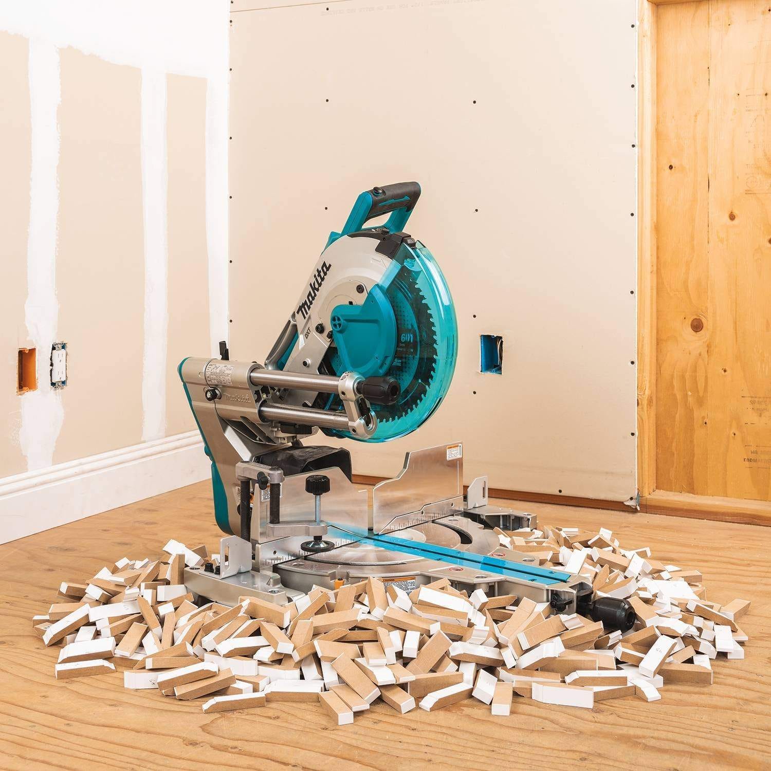 Makita XSL07Z 36V (18V X2) LXT Brushless 12" Dual-Bevel Sliding Compound Miter Saw with Laser, Tool Only