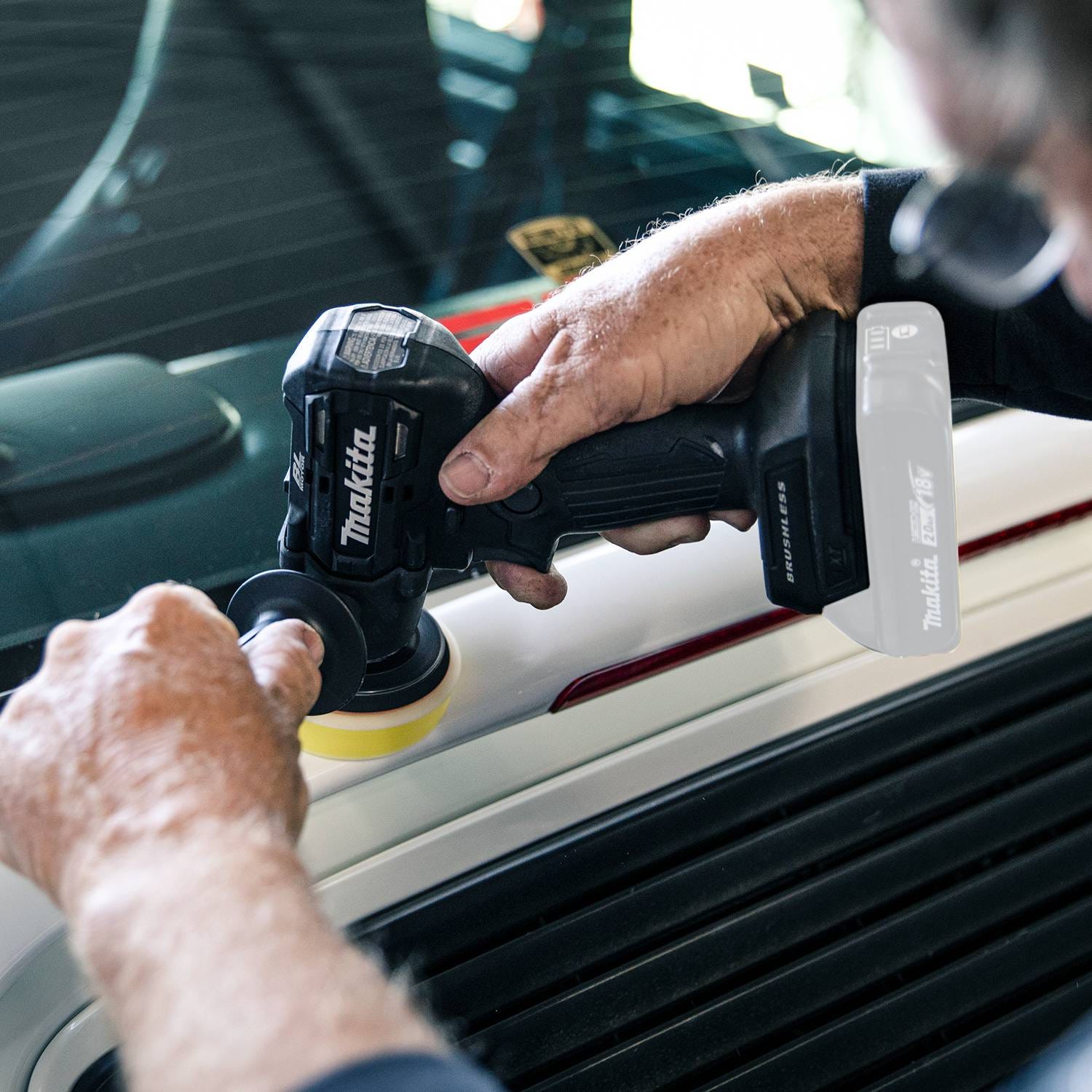 Makita XVP01ZB 18V LXT Lithium"‘Ion Sub-Compact Brushless Cordless 3" Polisher / 2" Sander, Tool Only