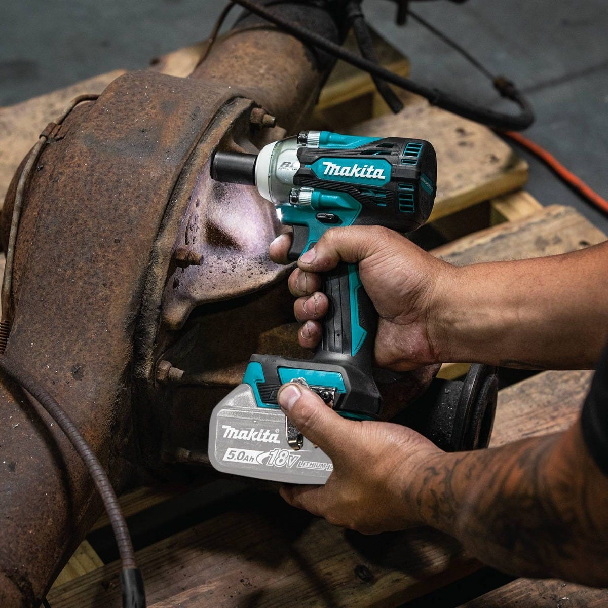 Makita XWT16Z 18V LXT Lithium-Ion Brushless Cordless 4-Speed 3/8" Sq. Drive Impact Wrench w/ Friction Ring Anvil, Tool Only
