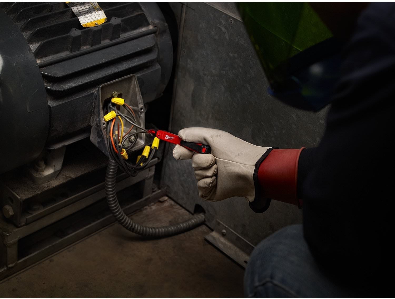 Milwaukee 2202-20 Voltage Detector with LED