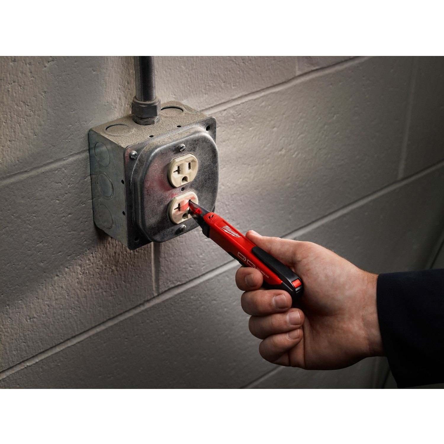 Milwaukee 2202-20 Voltage Detector with LED