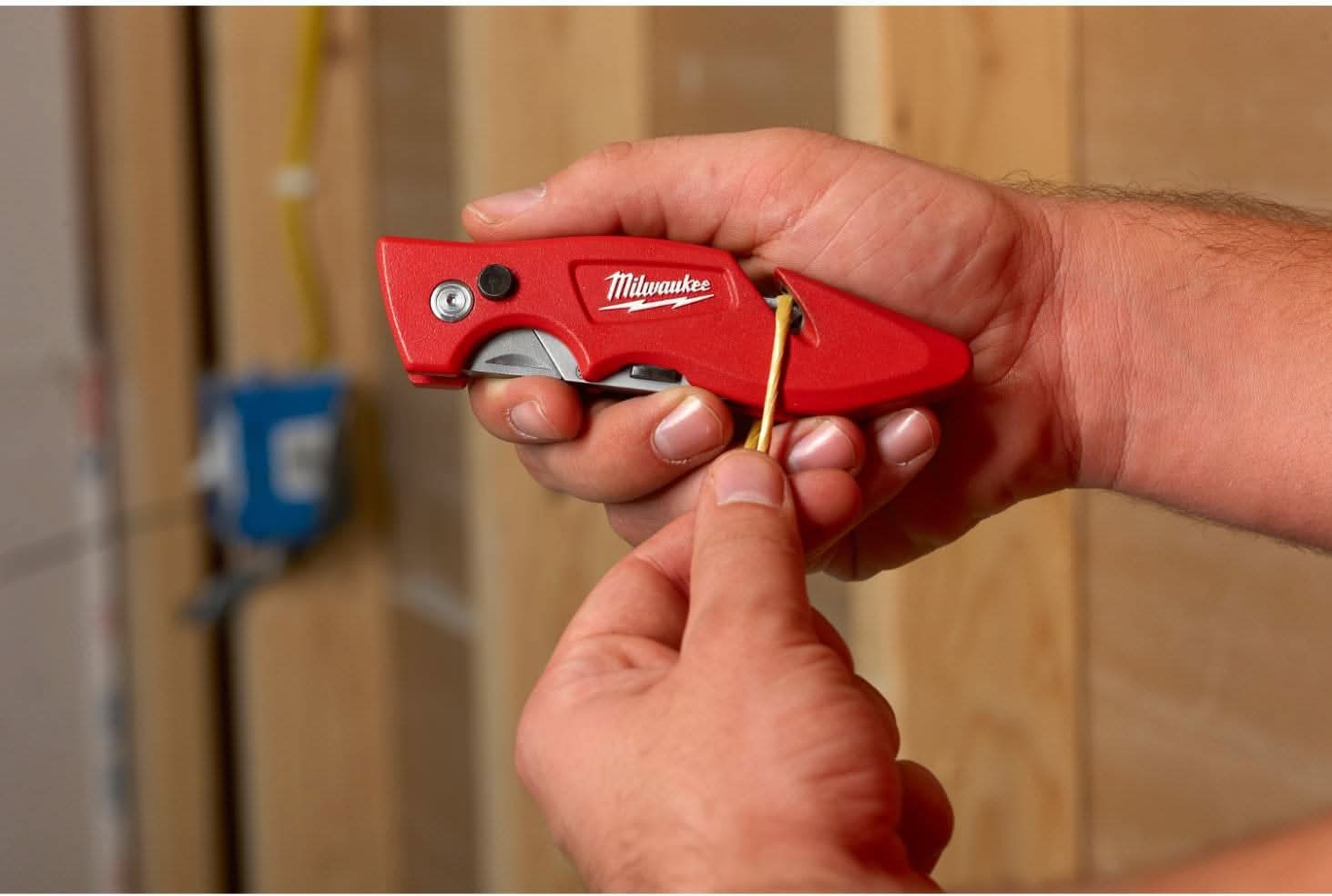 Milwaukee 48-22-1901 FASTBACK Flip Utility Knife – Tool Nut