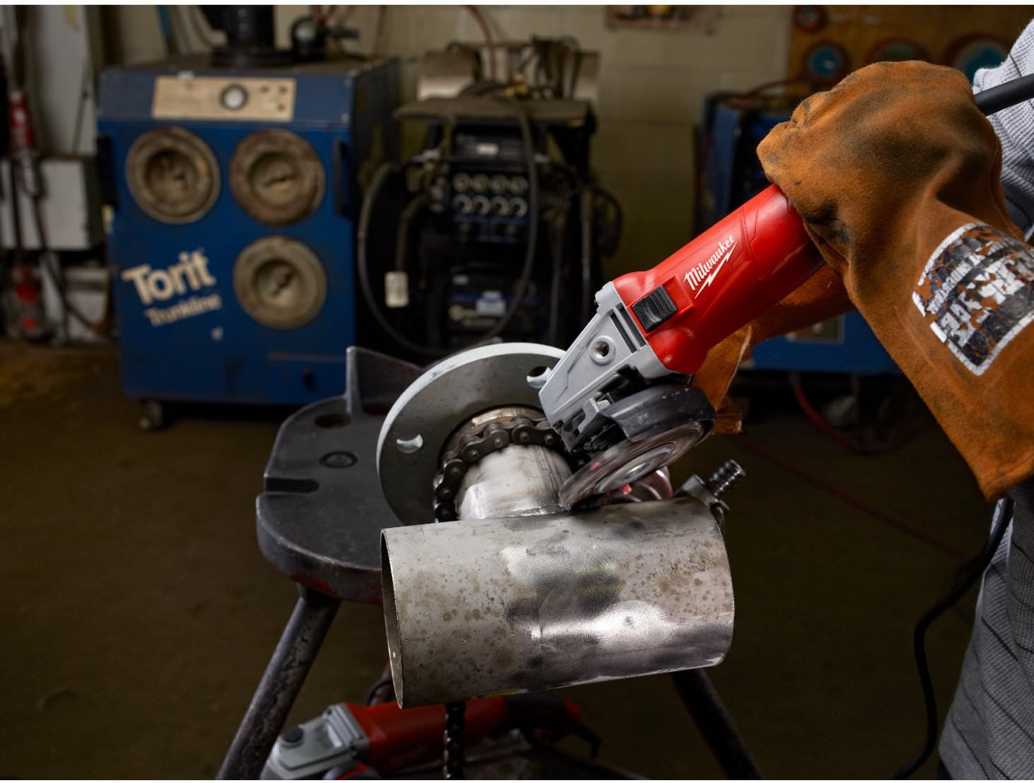 Milwaukee 6146-33 11 Amp 4-1/2" Small Angle Grinder Slide, Lock-On