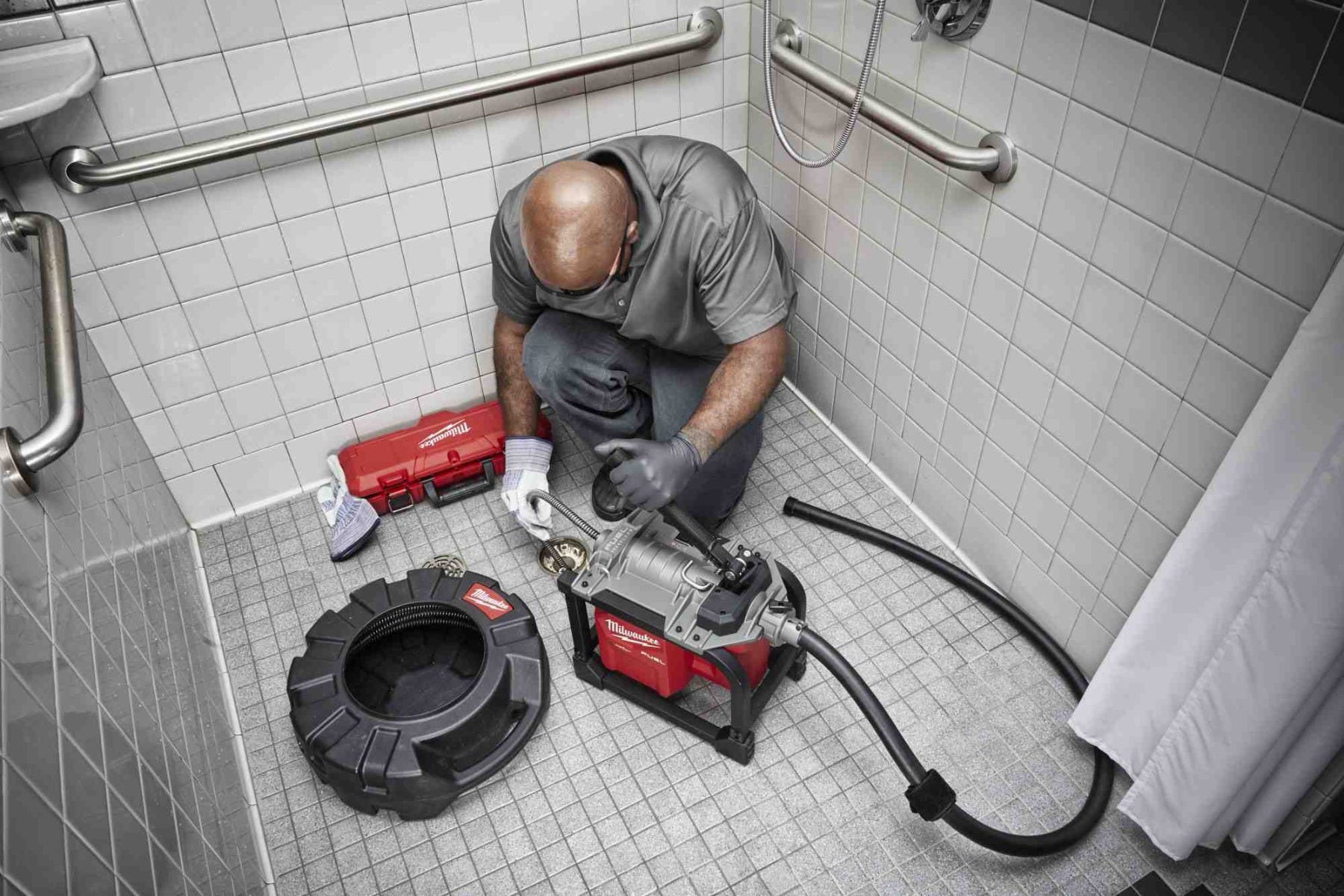 Milwaukee 2818B-21 M18 FUEL Sectional Machine 5/8-Inch 12.0Ah Kit