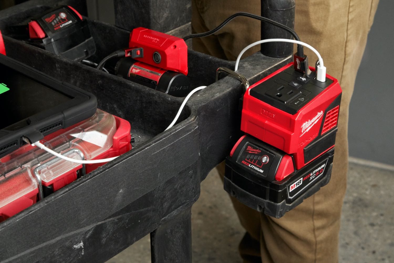 Milwaukee 2846-20 M18 Top Off 175W Power Supply