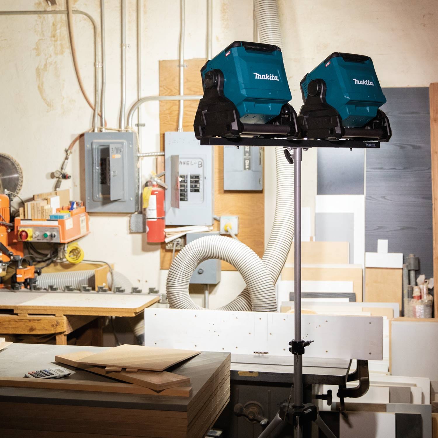 Makita ML005G 40V max XGT / 18V LXT Cordless Work Light, Light Only
