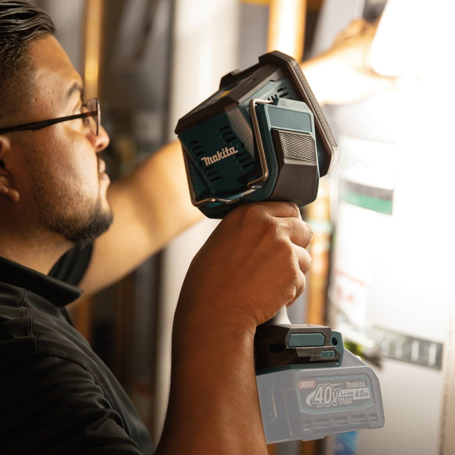 Makita ML007G 40V max XGT Cordless LED Flashlight / Spotlight, Light Only