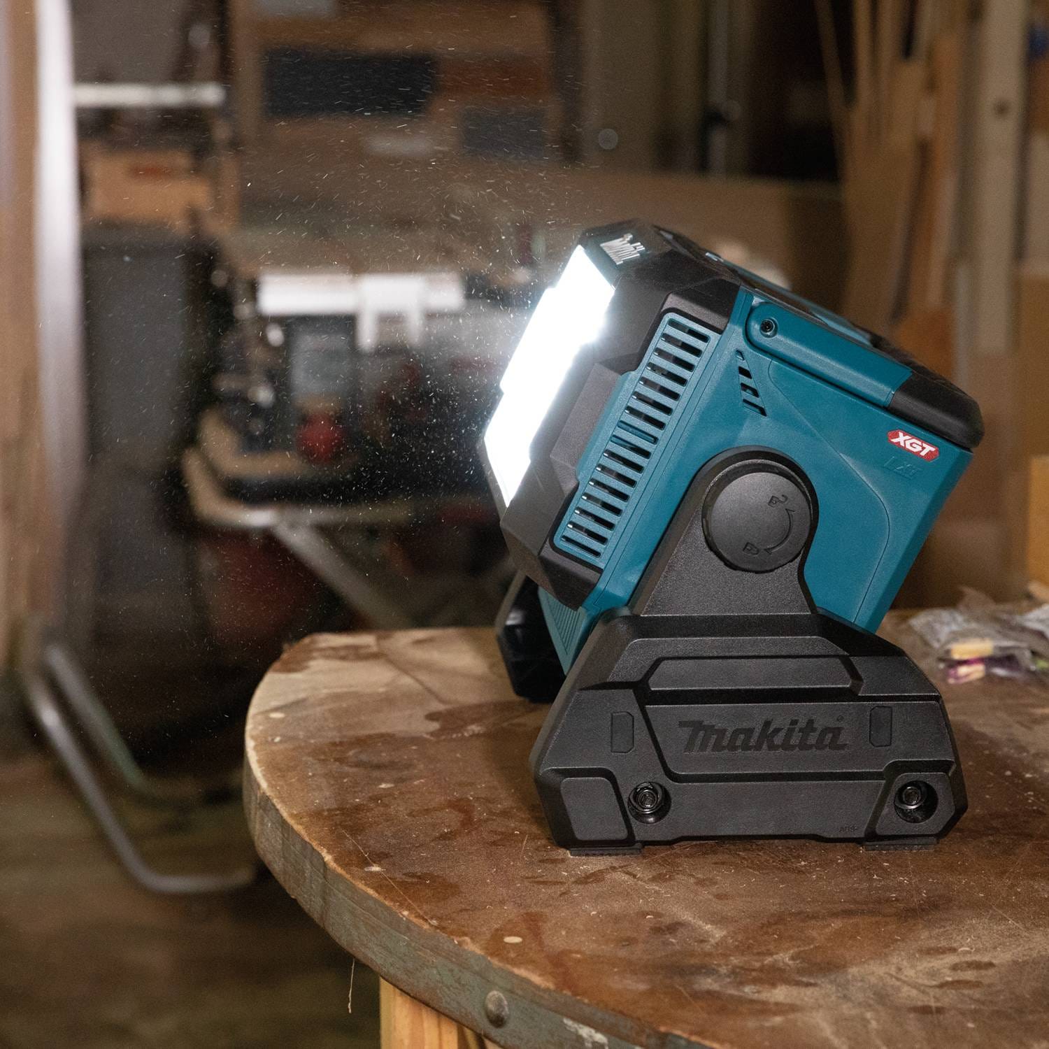 Makita ML009G 40V max XGT / 18V LXT Cordless Work Light, Light Only