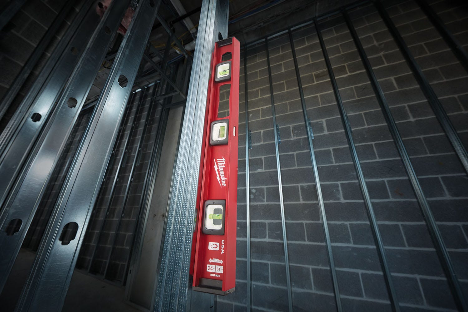 Milwaukee MLIBM24 24 Inch Magnetic I-Beam Level