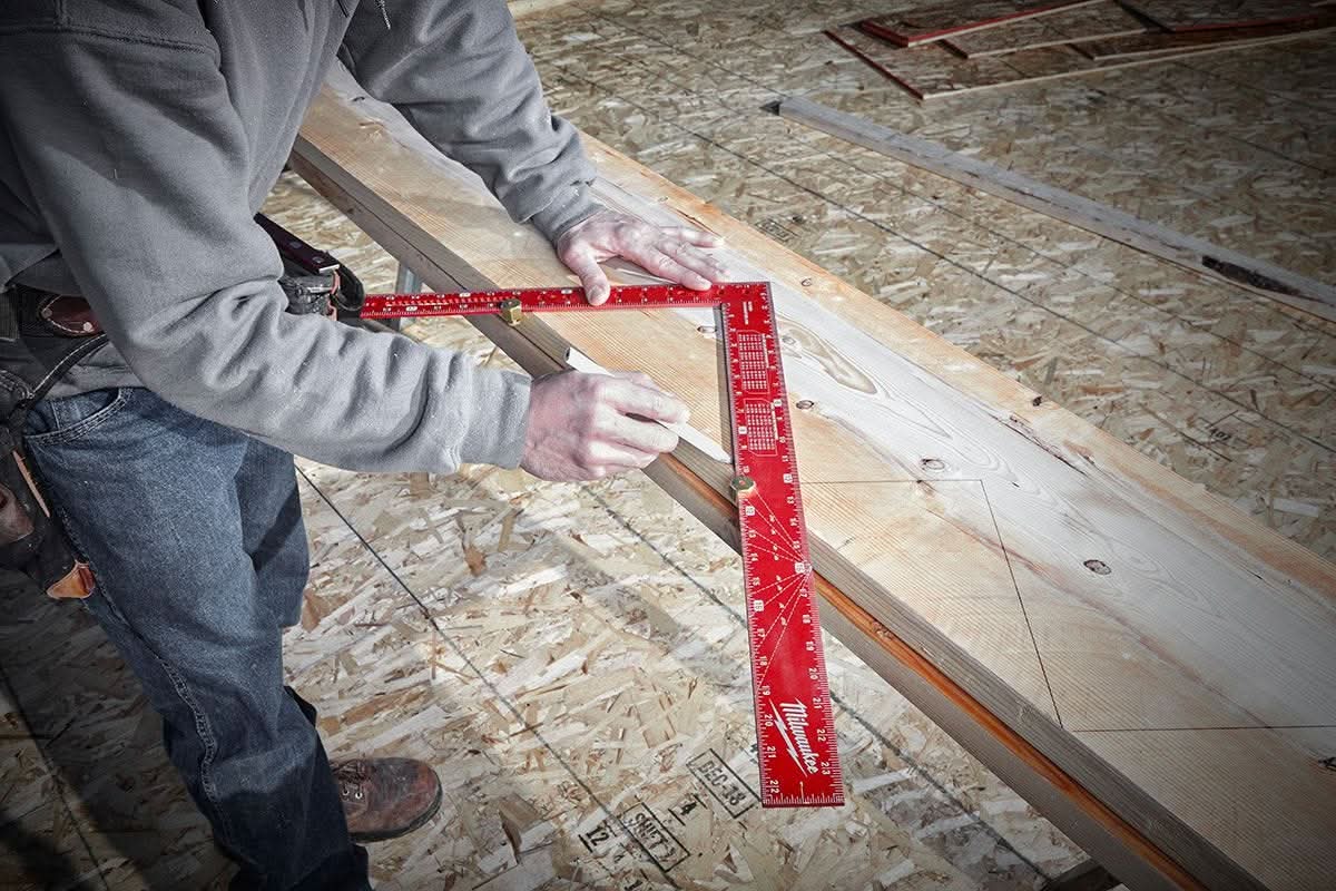 Milwaukee MLSQ124 Metric 400 x 600mm Aluminum Framing Square