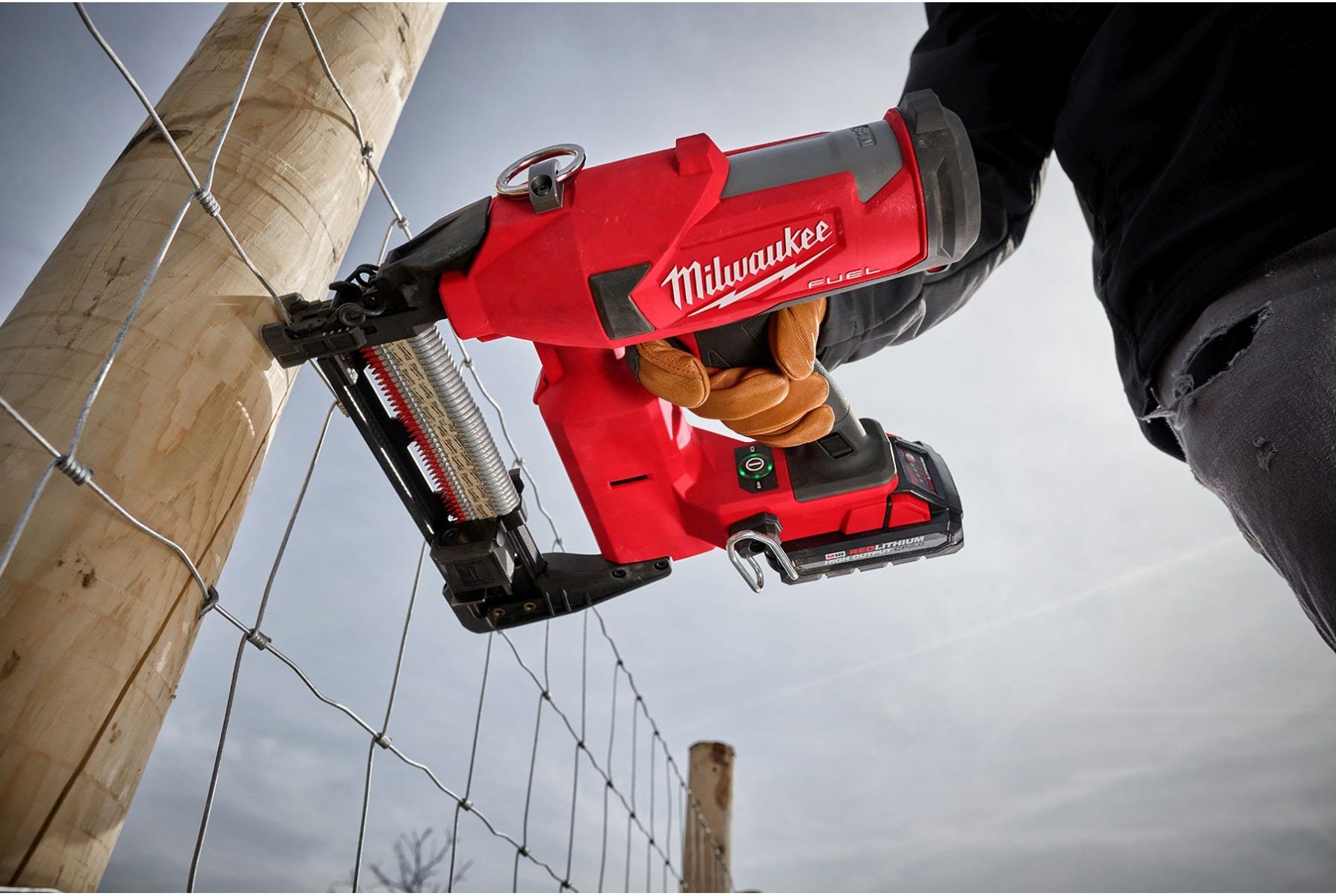 Milwaukee MPU2-960 2-Inch 9-Gauge Galvanized Fencing Staples