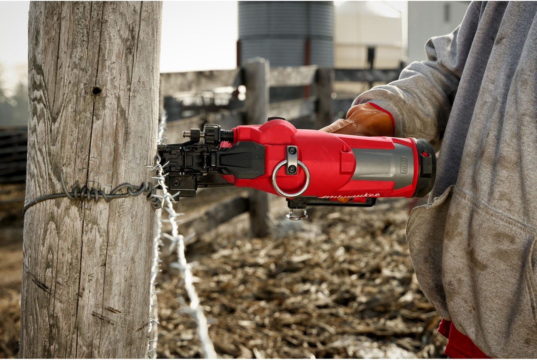 Milwaukee MPU2-960 2-Inch 9-Gauge Galvanized Fencing Staples
