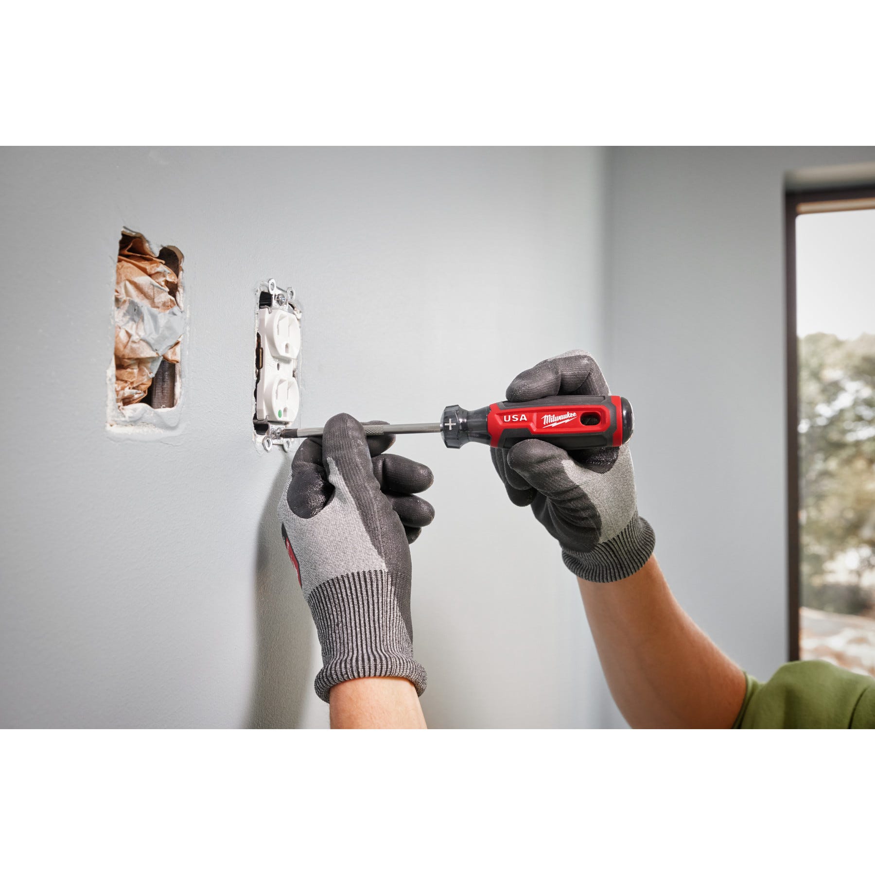 Milwaukee MT203 #3 Phillips 6" Cushion Grip Screwdriver (Made in the USA)