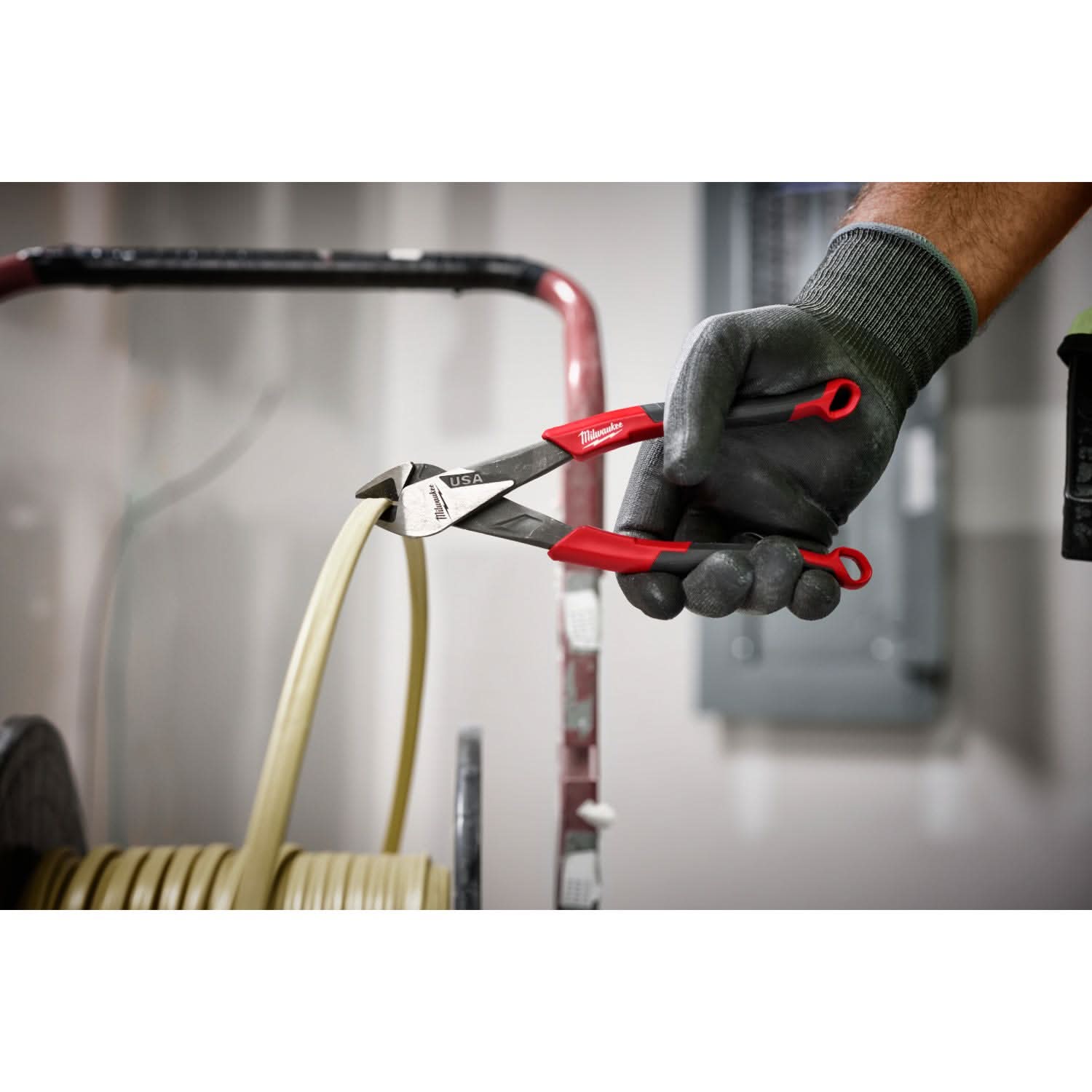Milwaukee MT557 7" Diagonal Comfort Grip Cutting Pliers (Made in the USA)