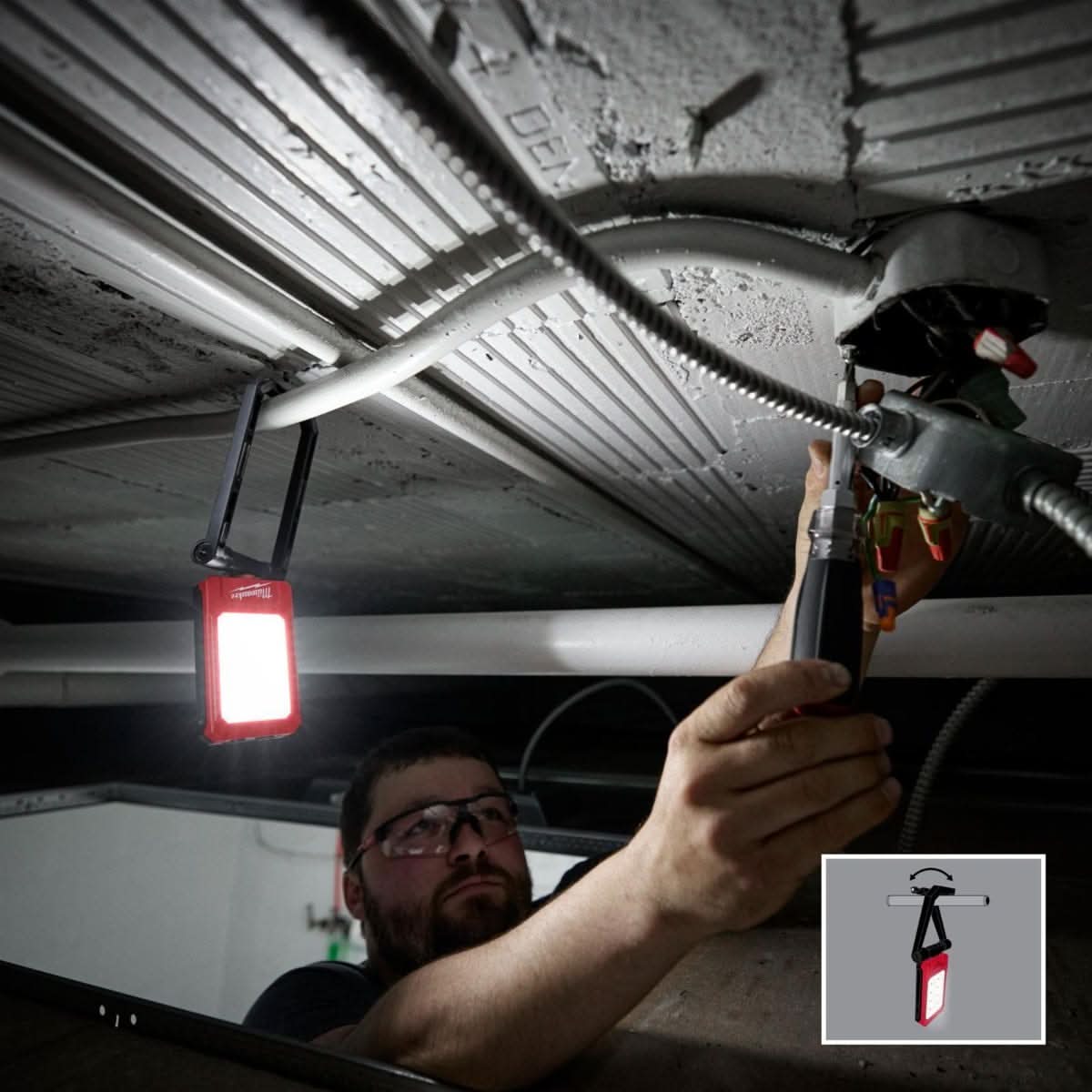 Milwaukee 2013R USB Rechargeable Low-Profile Magnetic 500-Lumen