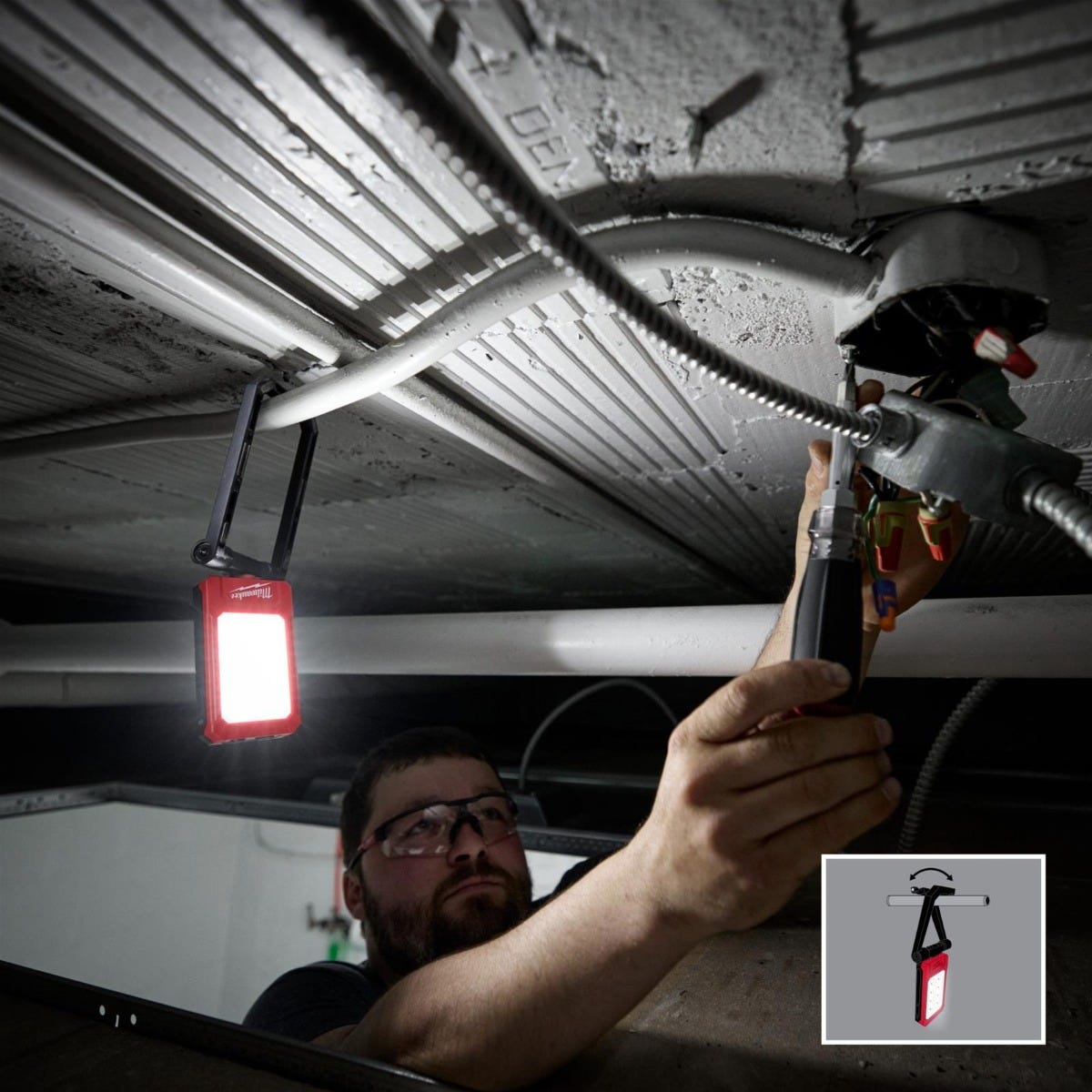 Milwaukee 2013R USB Rechargeable Low-Profile Magnetic 500-Lumen Task Light