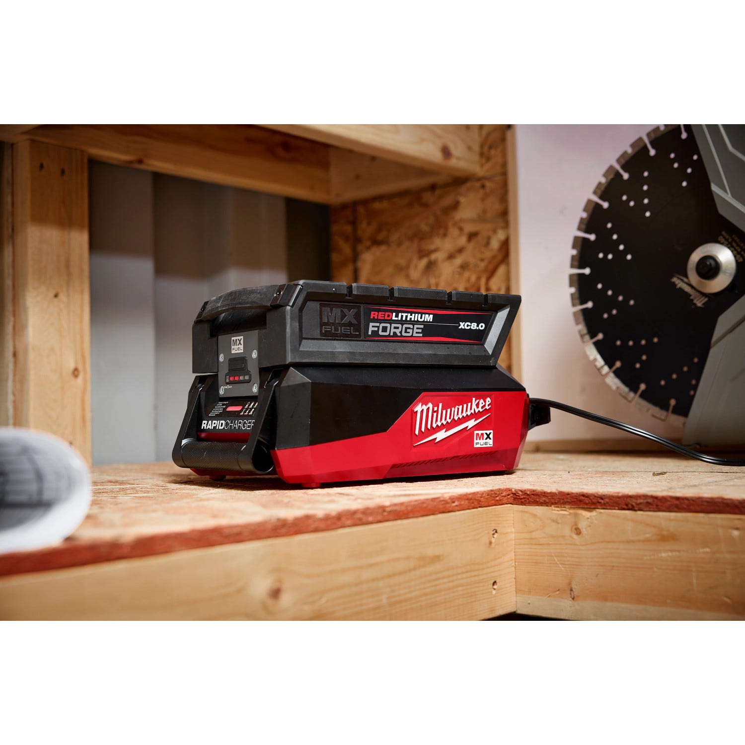 Milwaukee MXFRC  MX FUEL™ Rapid Charger