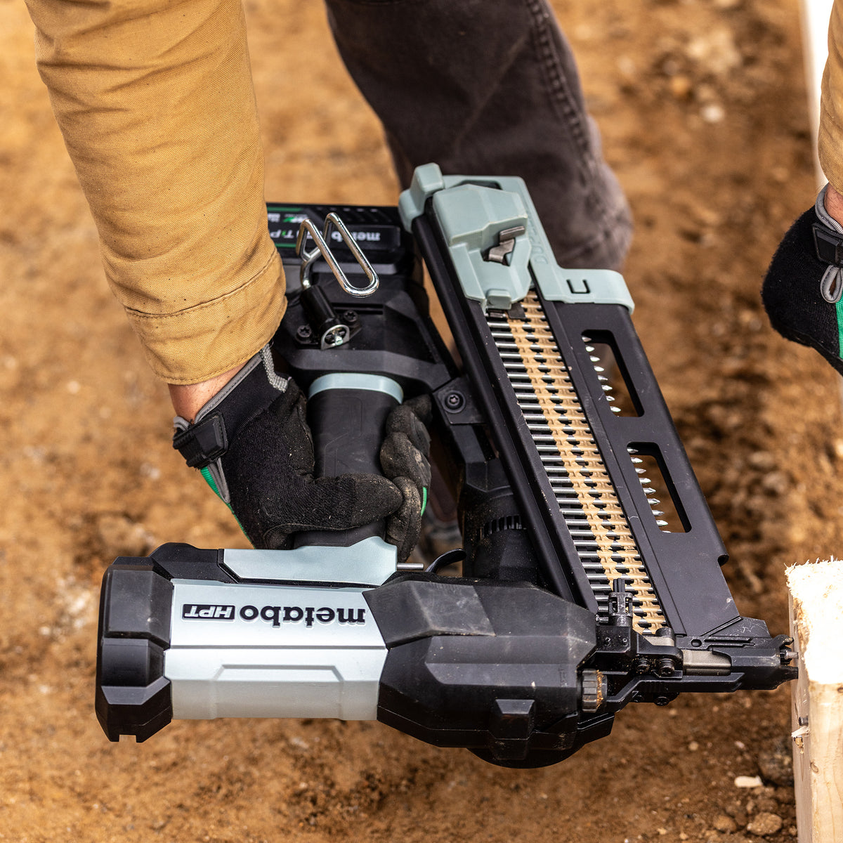 Metabo HPT 18V Cordless Pneumatic 3-in. Duplex Forming Nailer, 10.0Ah Kit (NR1875DDAQRY)