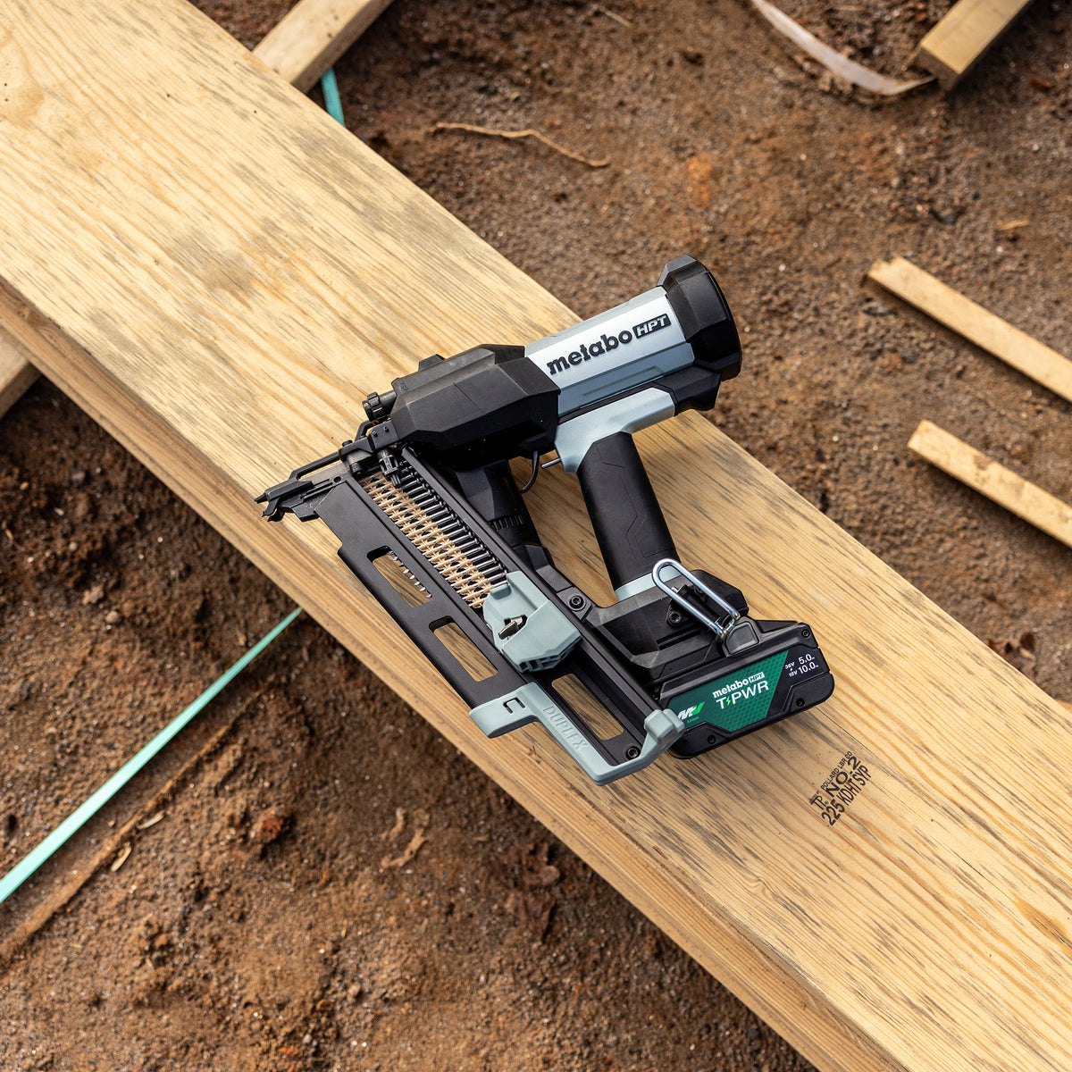 Metabo HPT 18V Cordless Pneumatic 3-in. Duplex Forming Nailer, 10.0Ah Kit (NR1875DDAQRY)